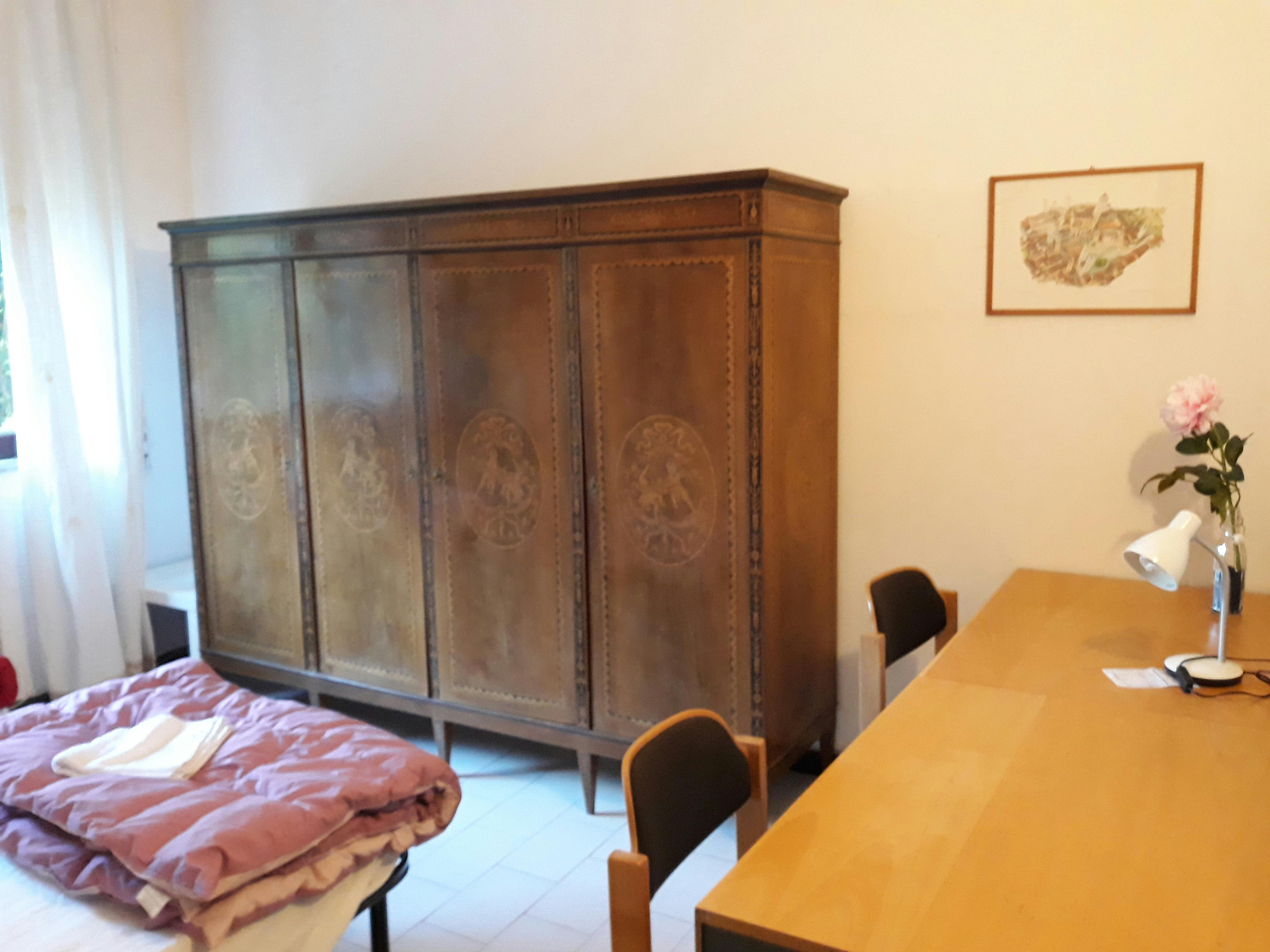 Shared room in Via Giacomo di Mino il Pellicciaio, Siena (1737475) room image 2