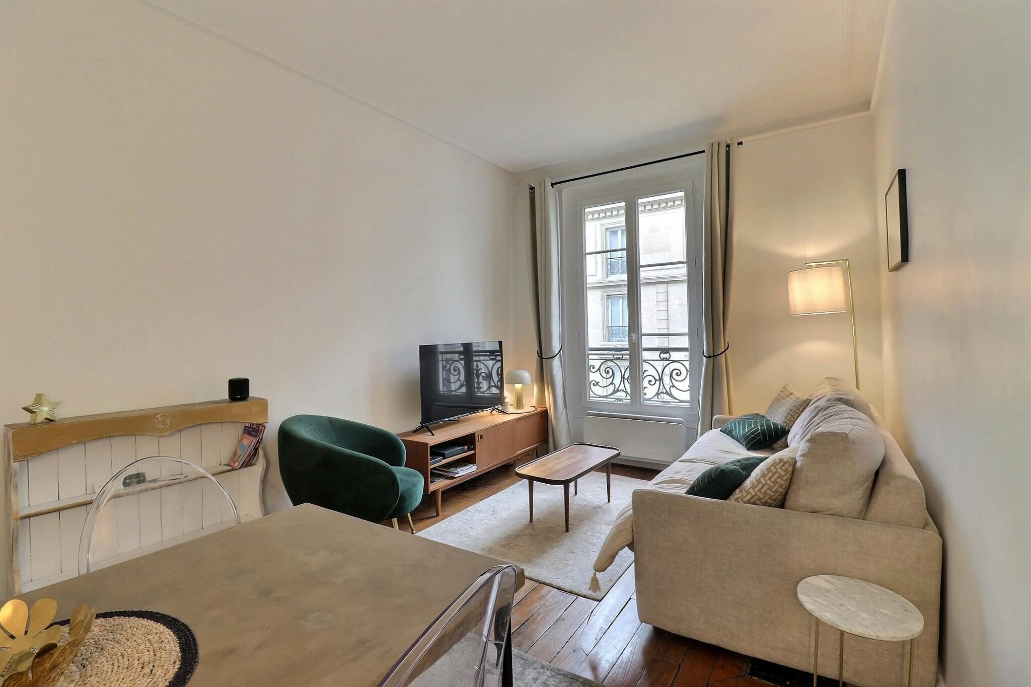 Rue de Tocqueville, Paris preview