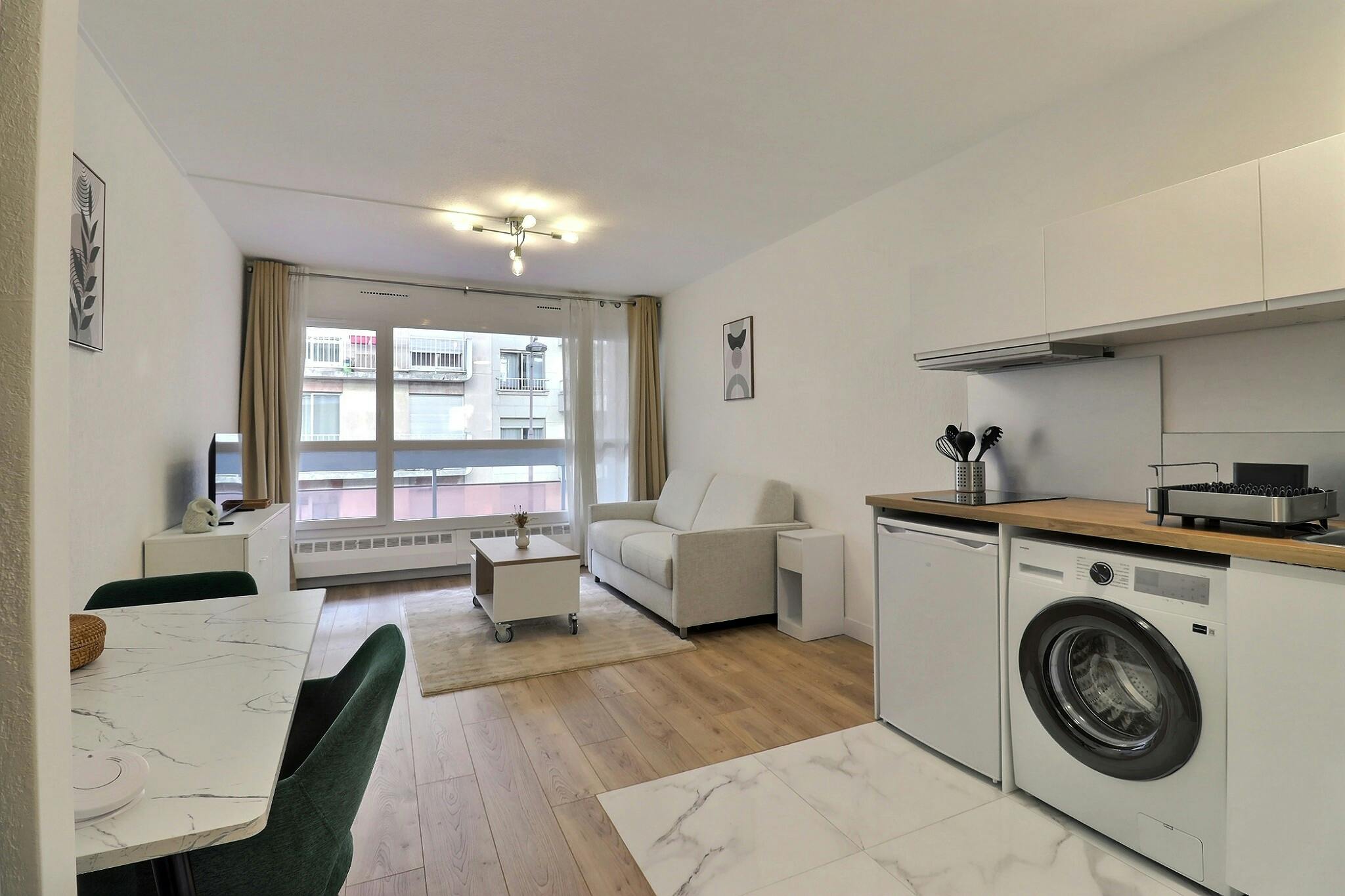 Rue Sainte-Lucie, Paris preview
