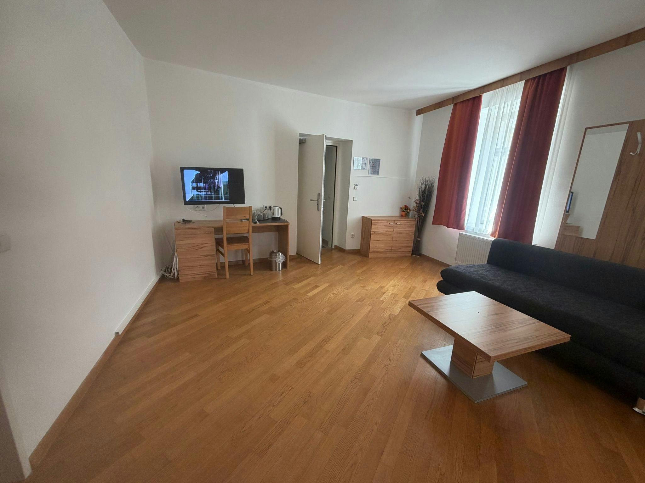 Delat rum att hyra för 1 000 € i månaden i Vienna, In der Klausen