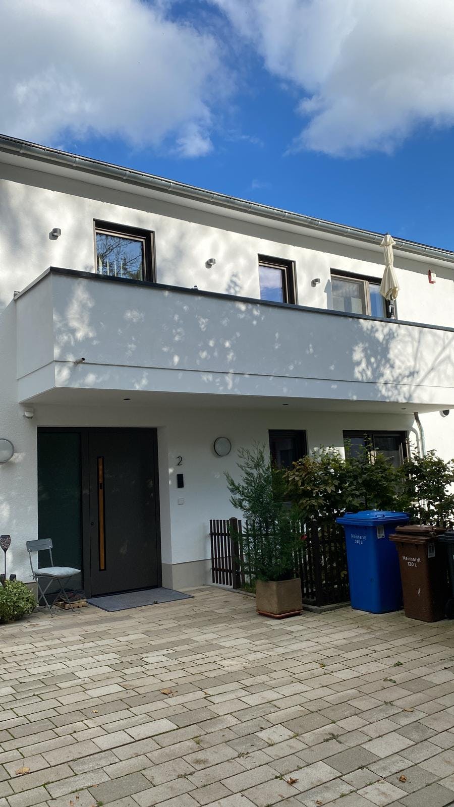 Apartment for rent for €1,850 per month in Hofheim am Taunus, Hölderlinstraße