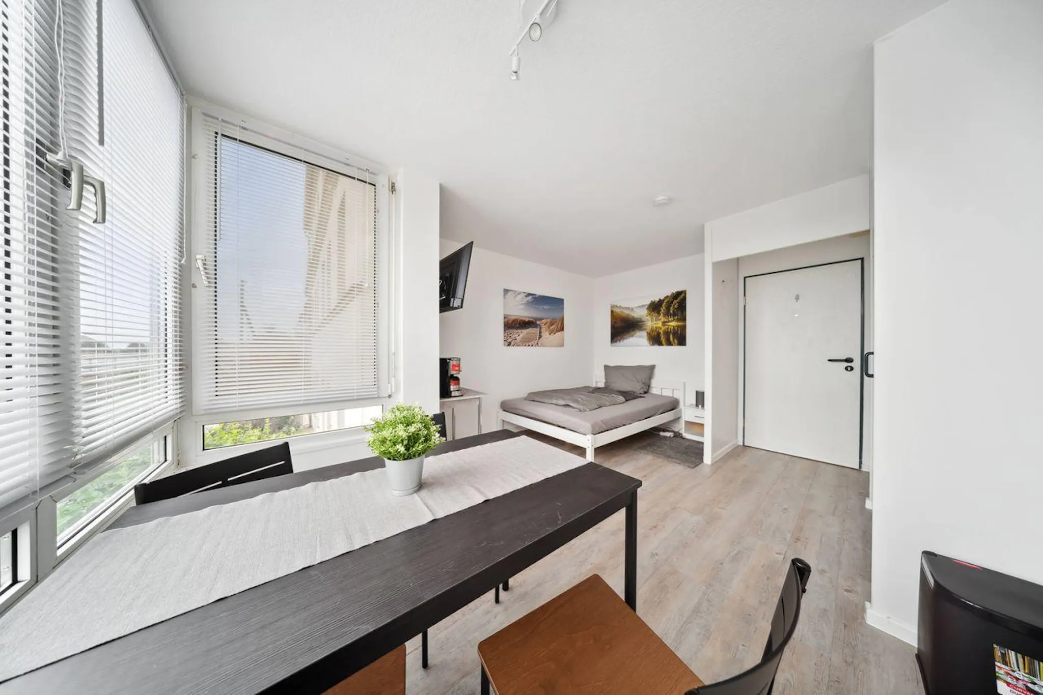 Holsteiner Straße, Magdeburg preview