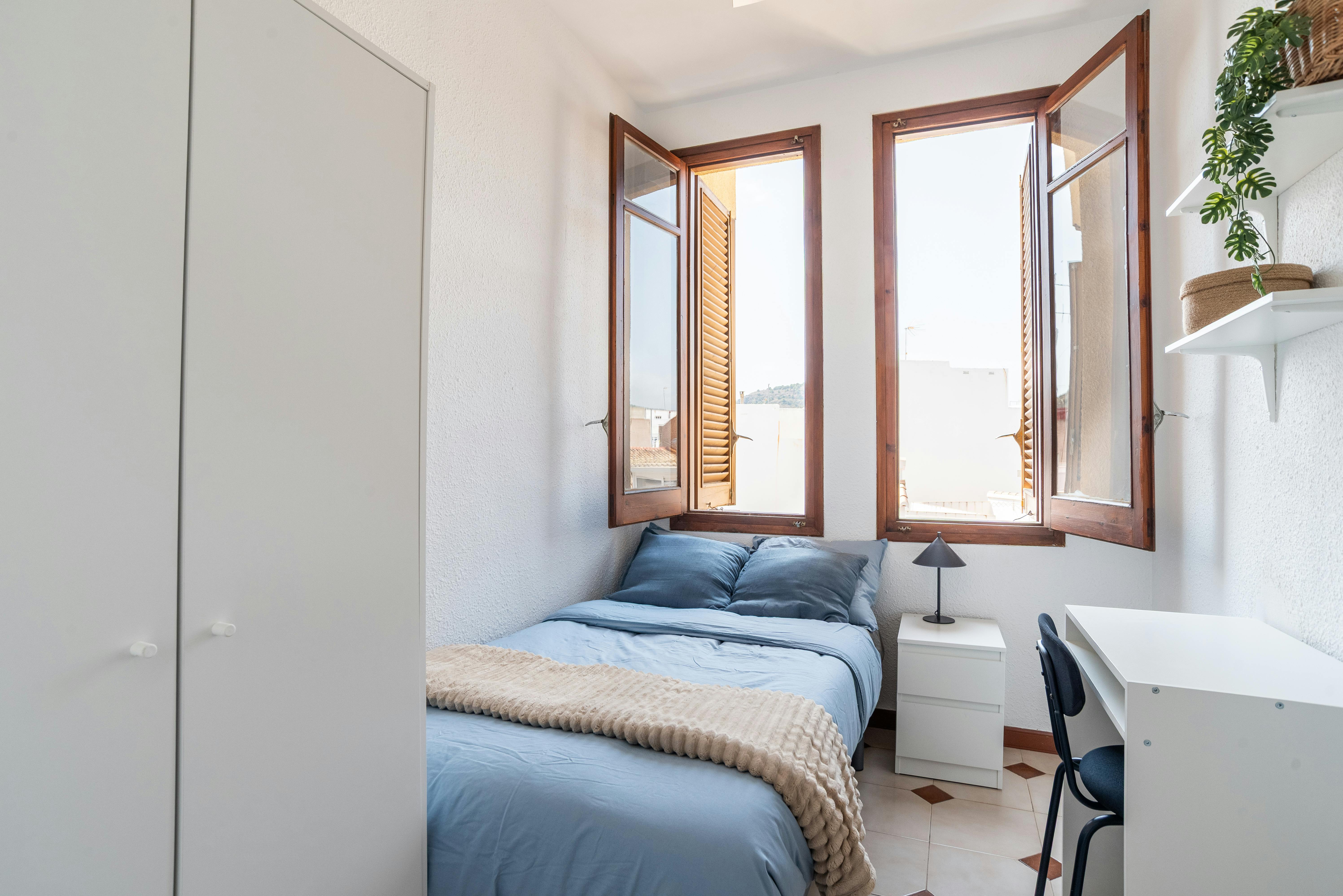 Приватна кімната за оренду для 300 EUR на місяць у Sagunto, Plaza Algezar