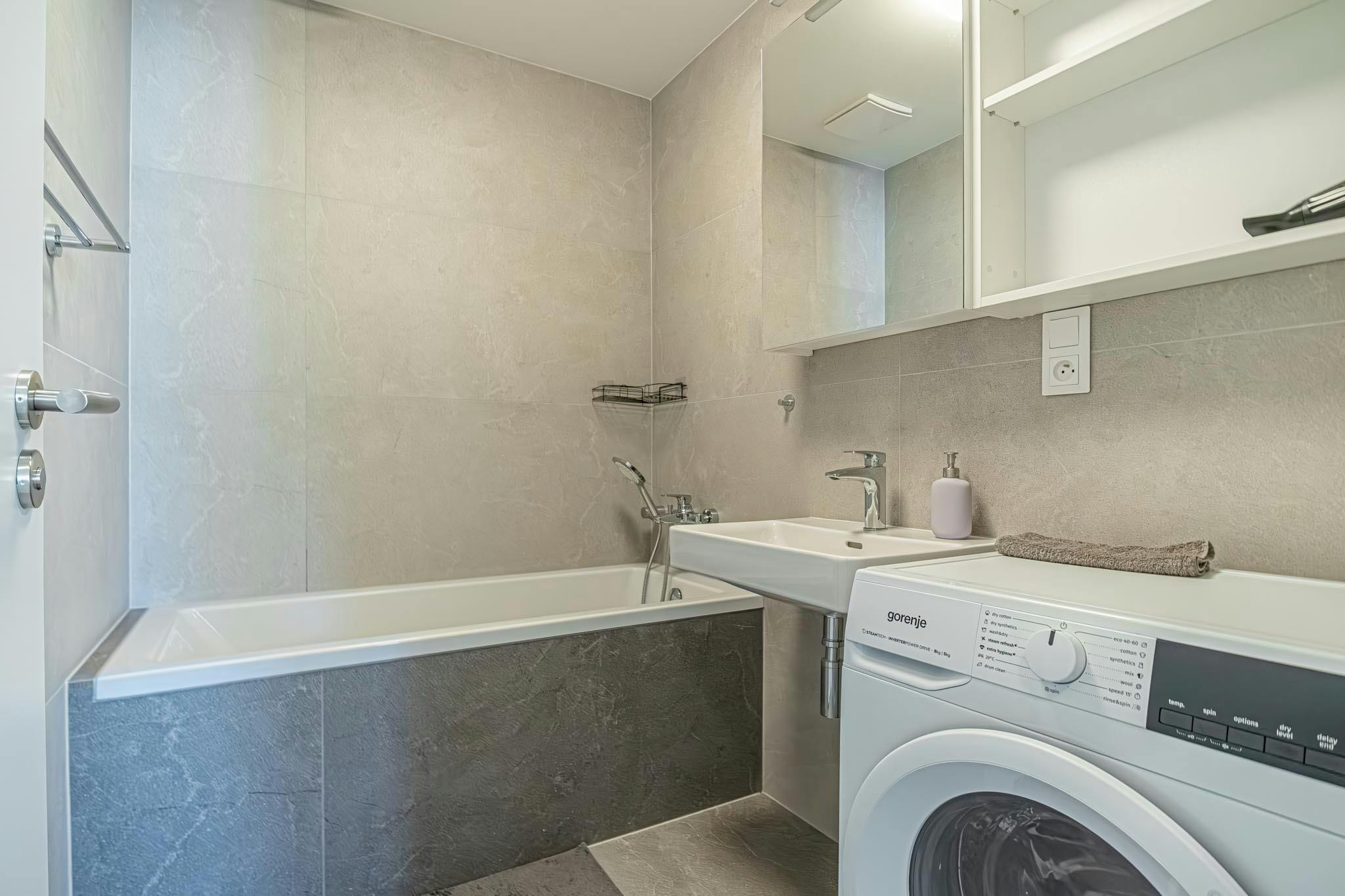 preview gallery tile