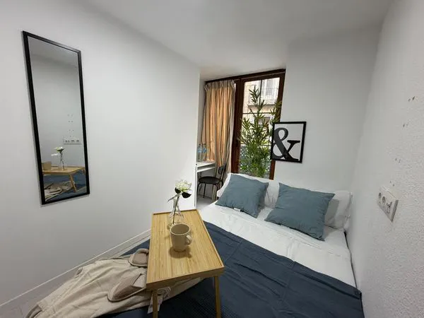 Private room in Calle de Hortaleza, Madrid (1737823) room image 2