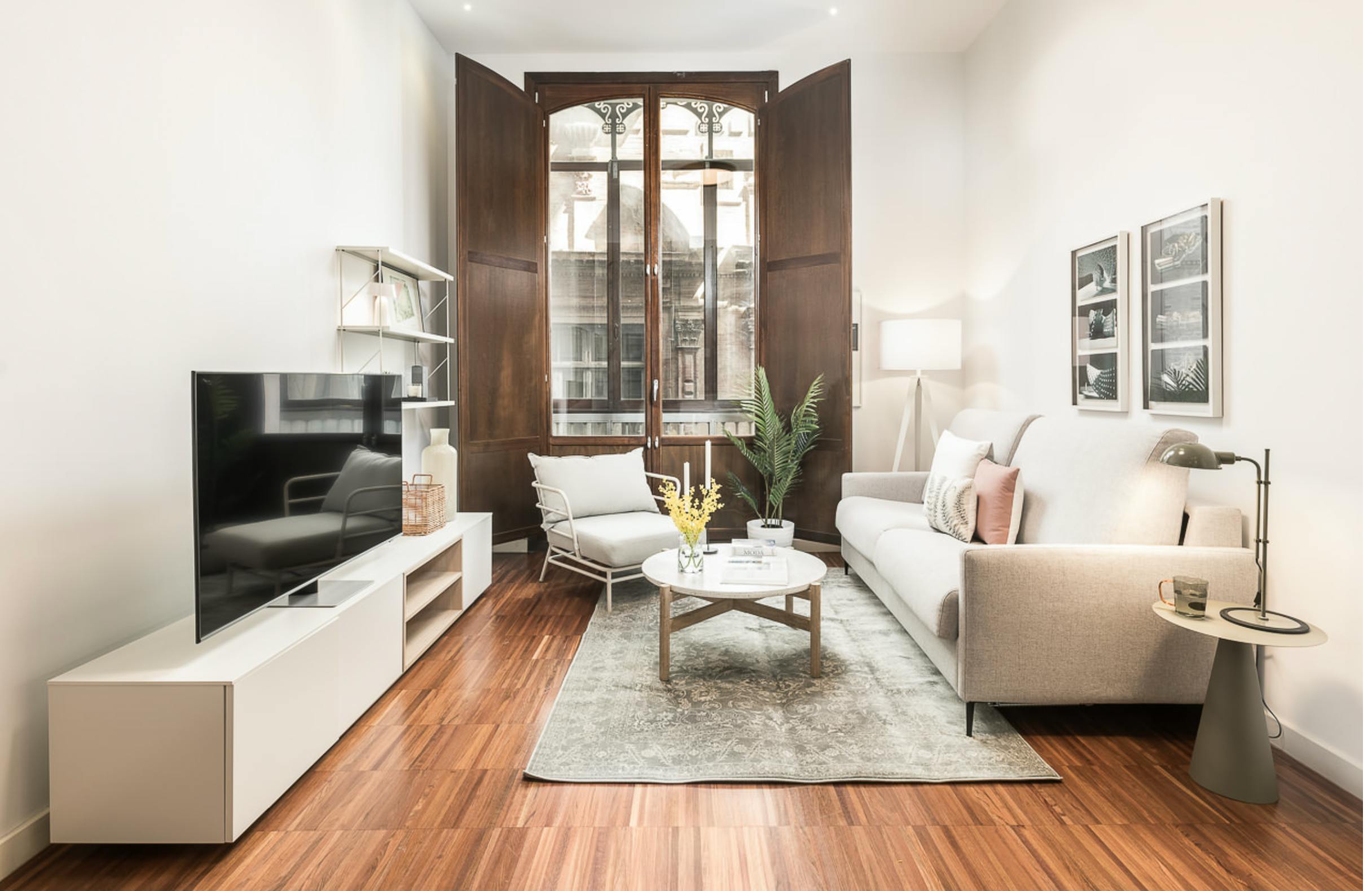 1-Bedroom Apartment in Carrer dels Cavallers, Valencia (1737850) room image 1