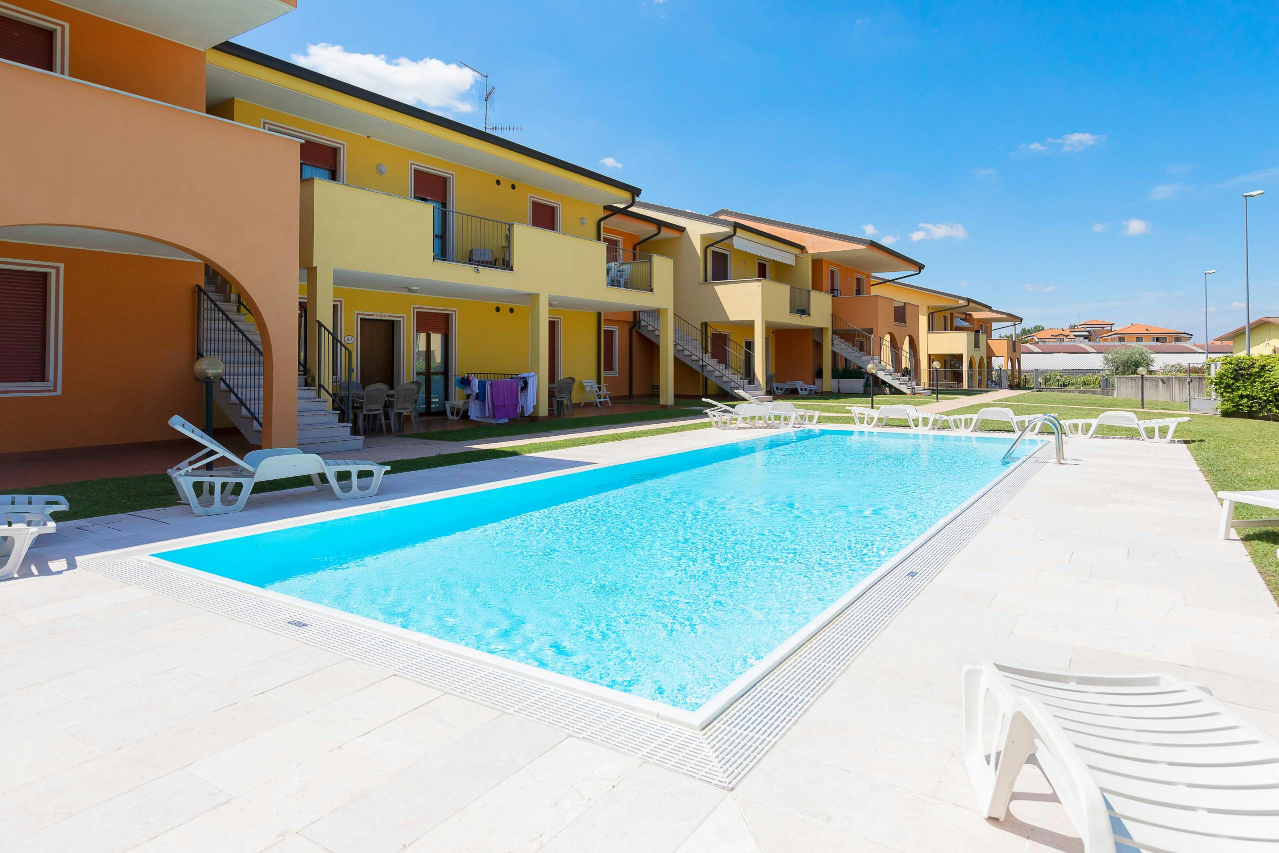 Appartement à louer pour 9 999 €/mois à Peschiera del Garda, Via Monte Pastello