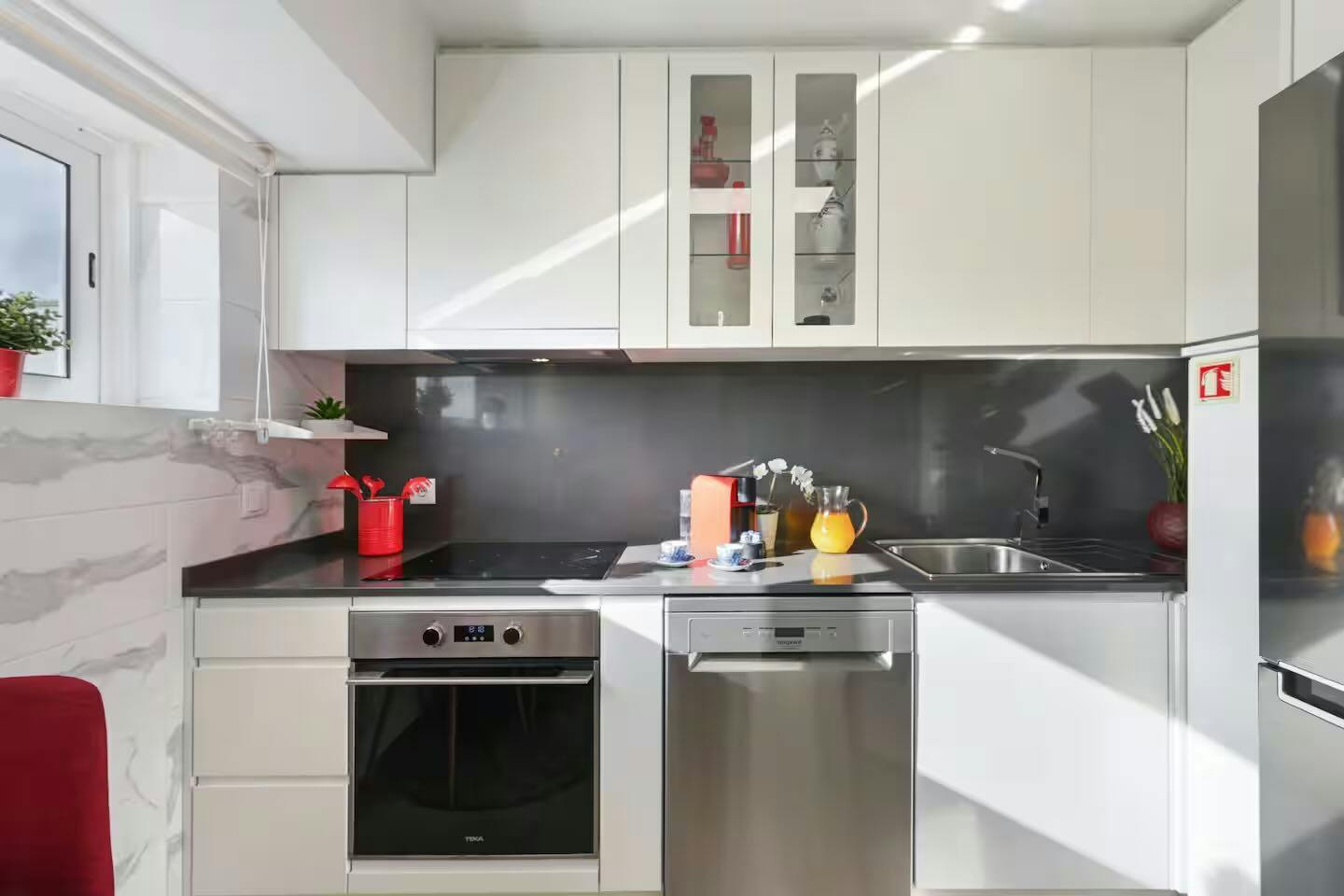 1-Bedroom Apartment in Rua de Dom João IV, Porto (1737952) ROOM 2