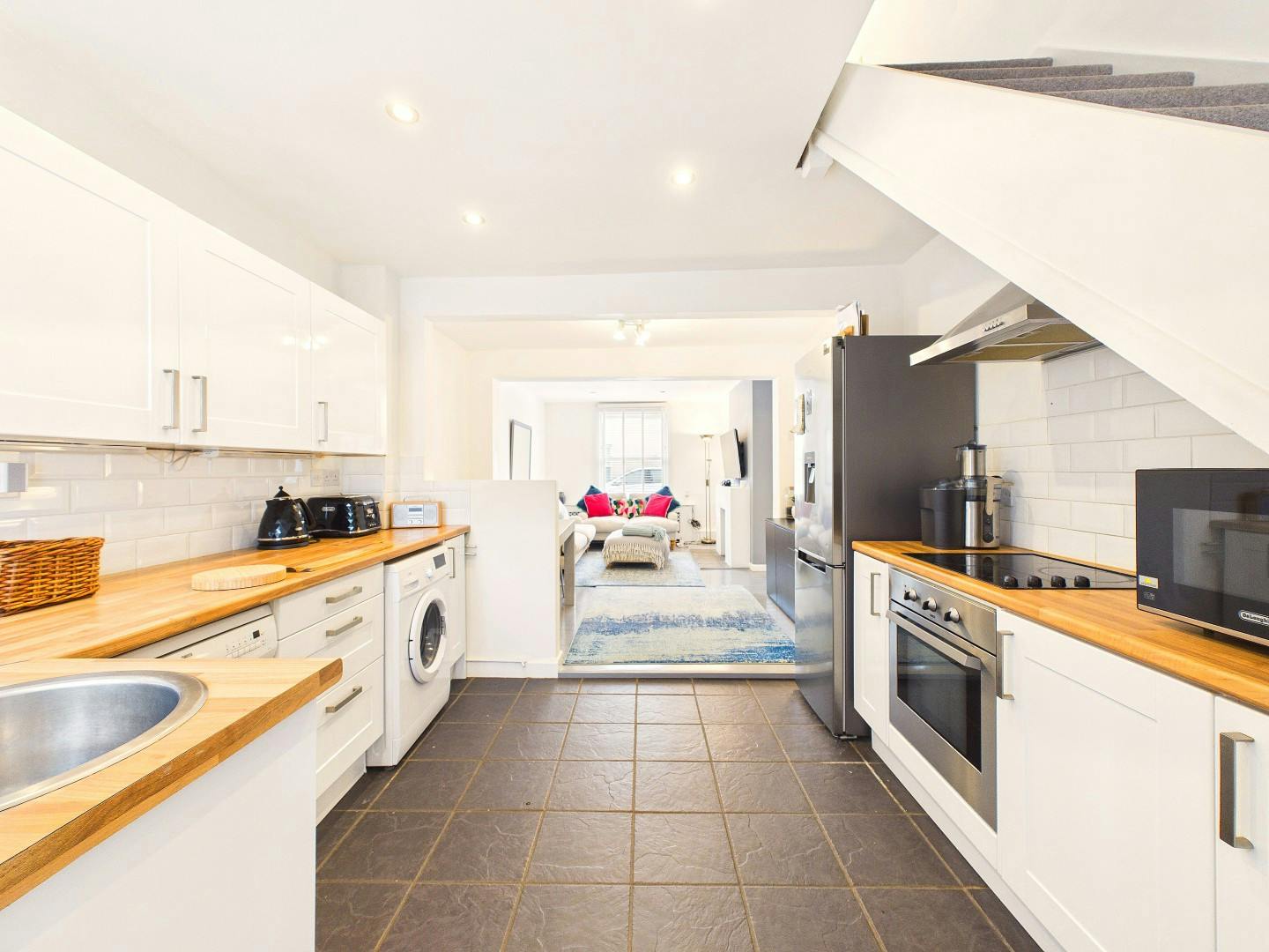 Casă de închiriat pentru 3.086 EUR pe lună în Cheltenham, Duke Street