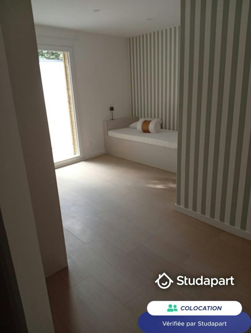 Private room for rent on Rue Chanzy, Lille