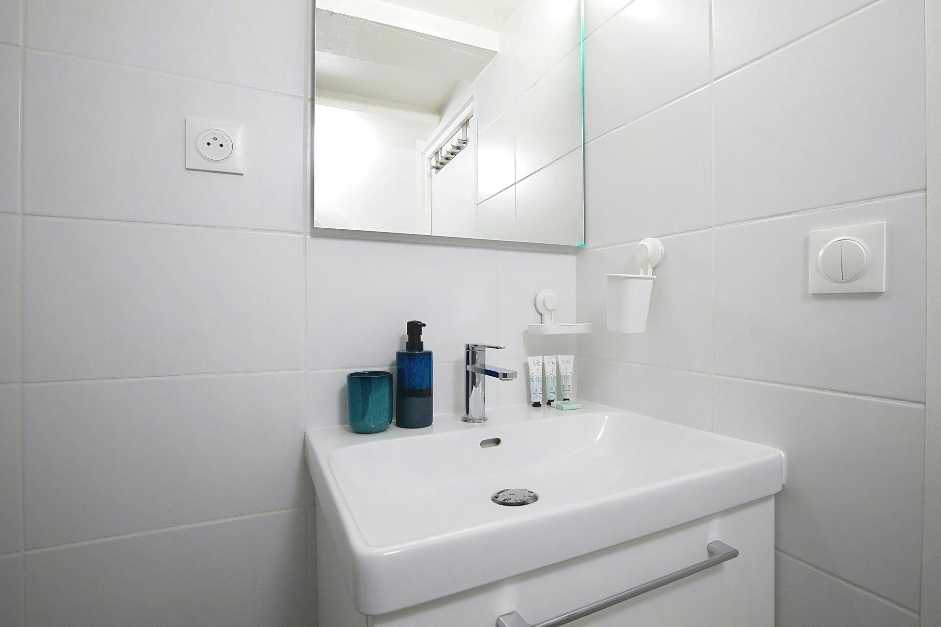 1-Bedroom Apartment in Rue Charlot, Paris (1738219) room image 10