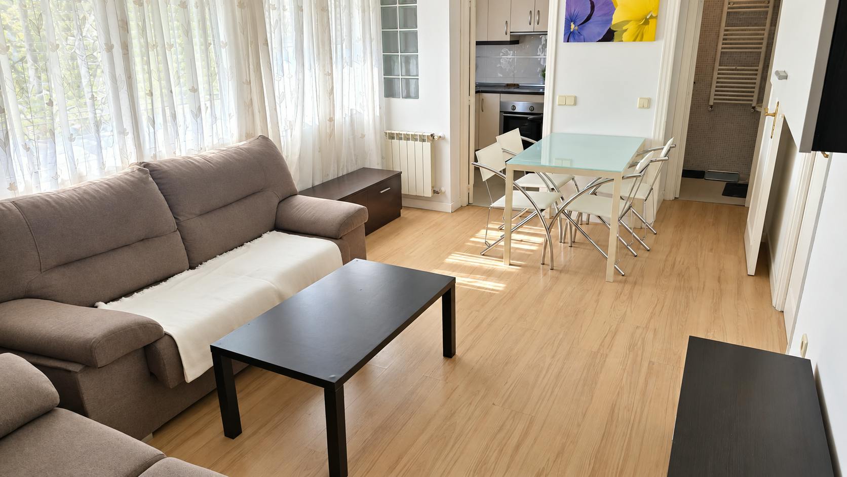 3-Bedroom Apartment in Ronda de Segovia, Madrid (1738310) ROOM 2