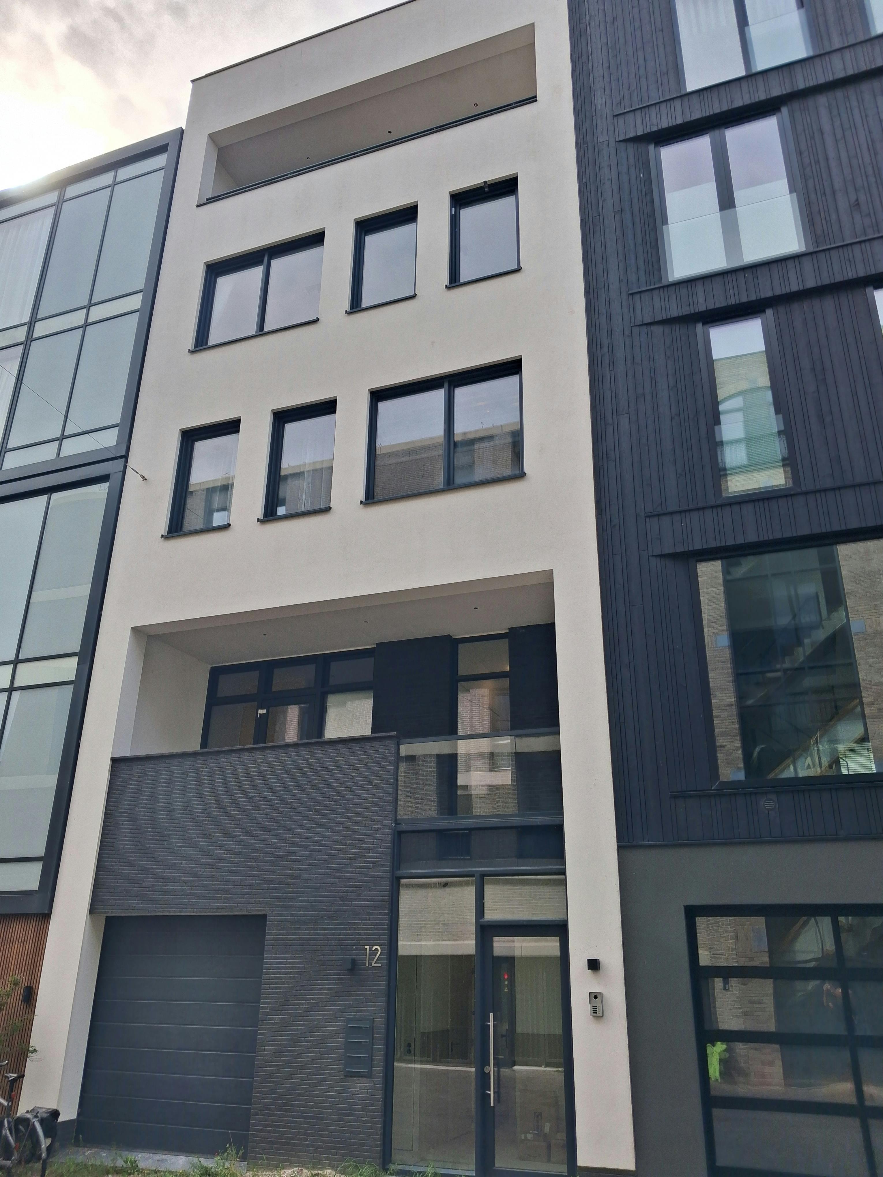 公寓 正在以 €3,000 的月租出租，其位于 Amsterdam, Camille Balystraat