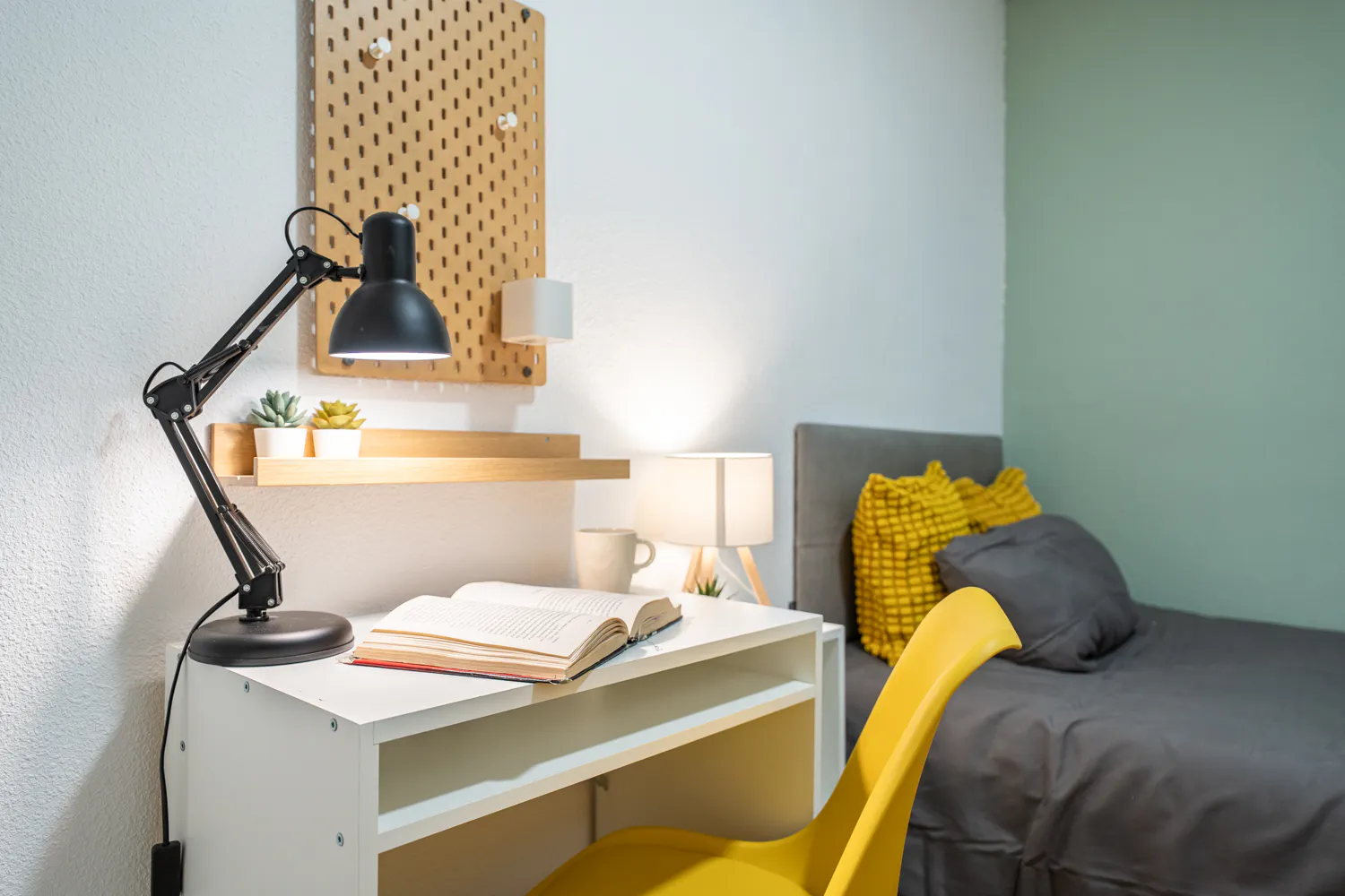 Private room in Calle del Pez Volador, Madrid (1738611) ROOM 1