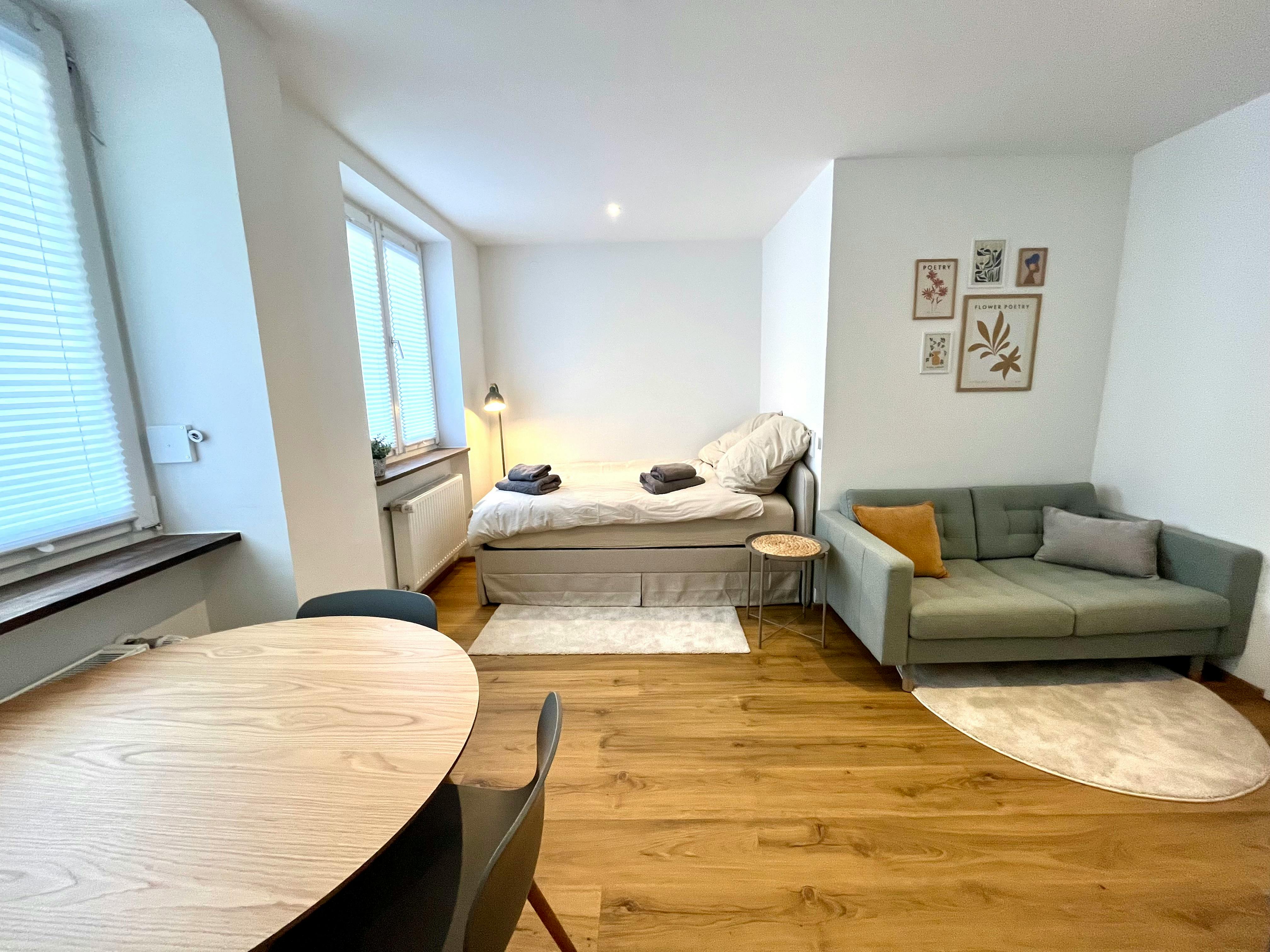 Apartament de închiriat pentru 1.799 EUR pe lună în Munich, Leopoldstraße