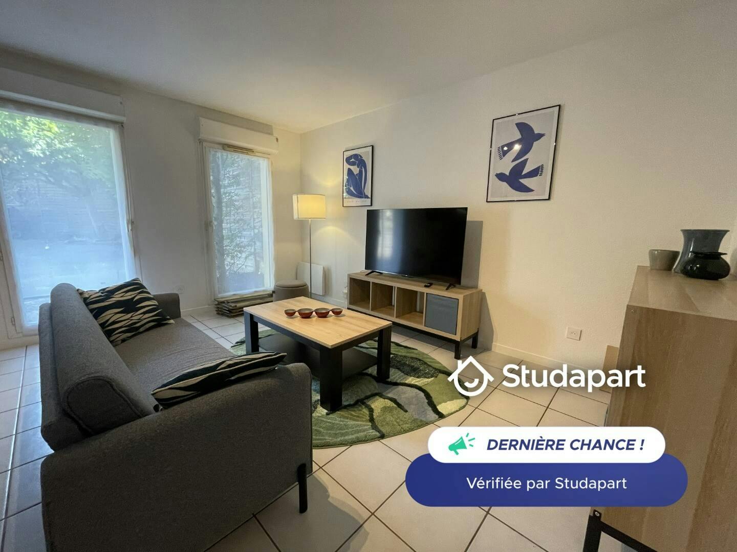 Apartment for rent for €1,169 per month in Bordeaux, Rue Roullet