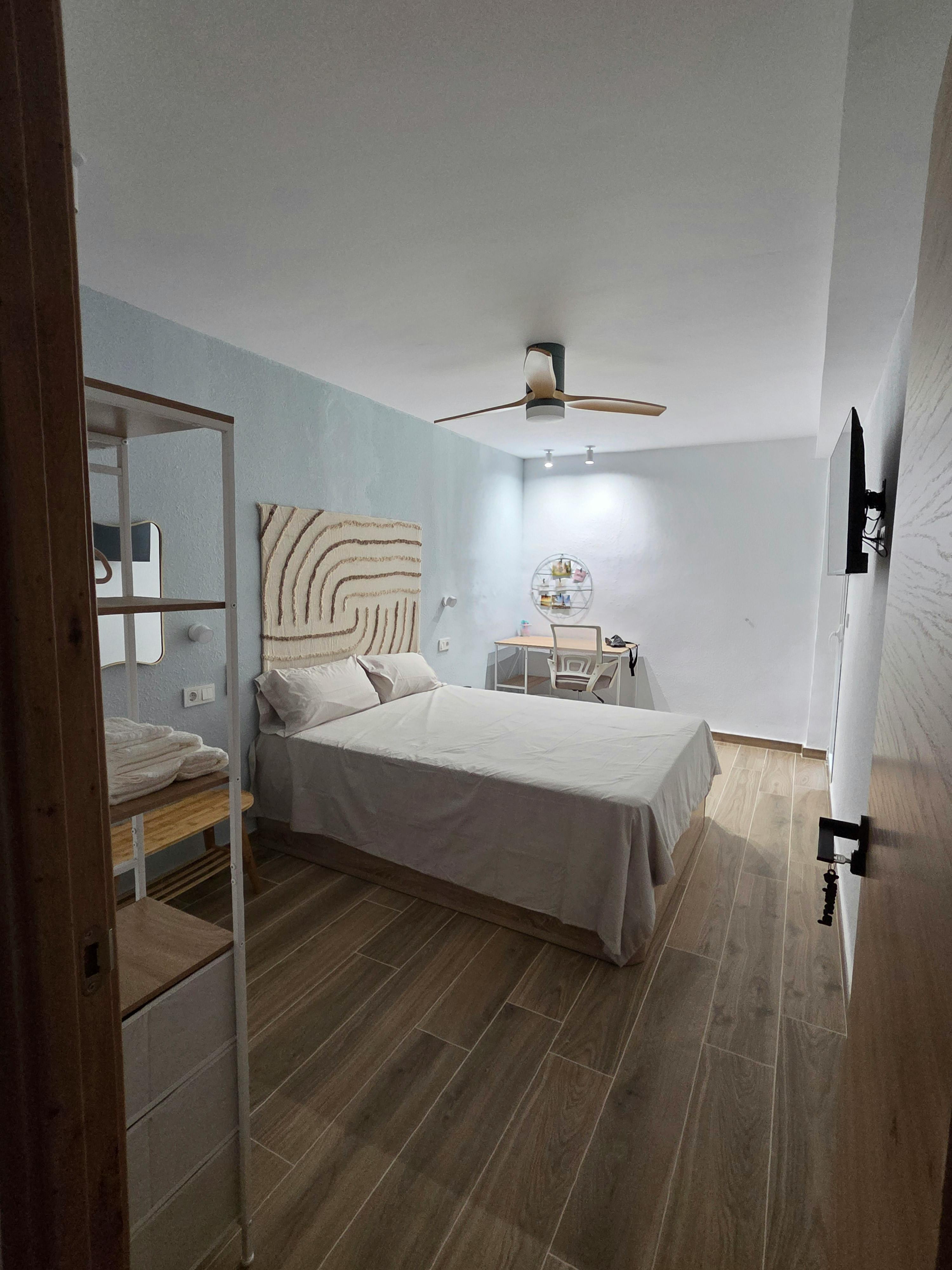 Habitación privada en alquiler por 400 € al mes en Elche, Carrer Conrado del Campo