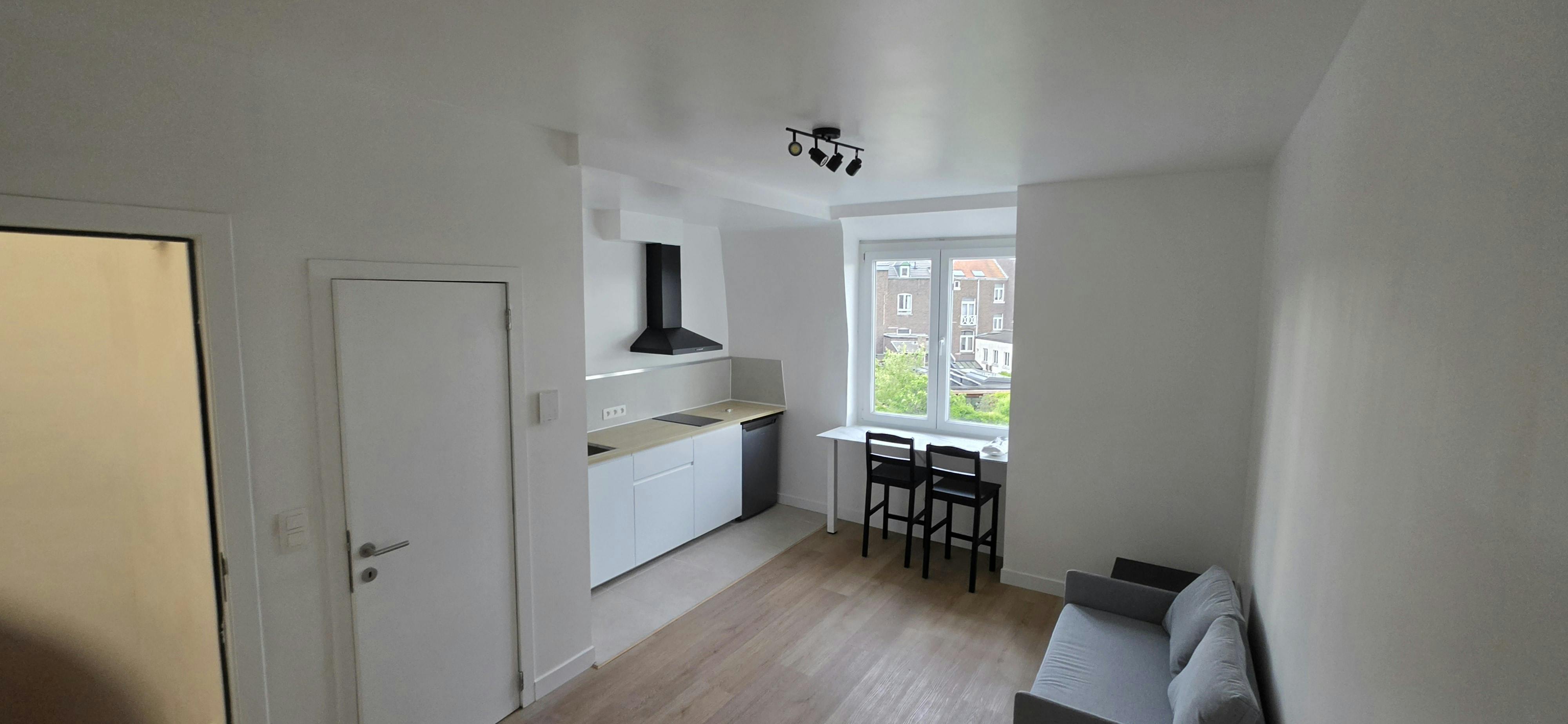 Appartement à louer pour 800 €/mois à Liège, Rue Vivegnis