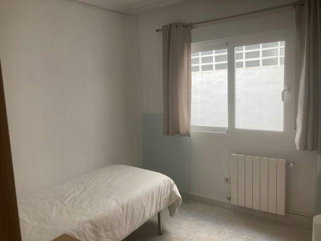Private room in Calle Jerónimo de Roda, Murcia (1738875) room image 1