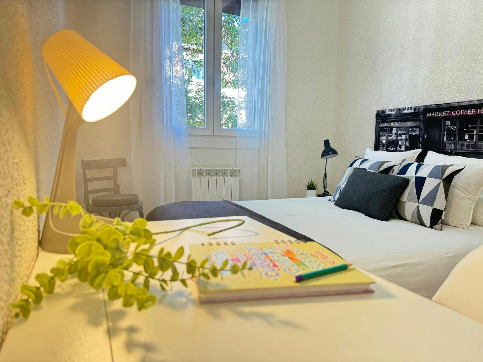 Apartment for rent for €2,500 per month in Pamplona, Calle de Olite