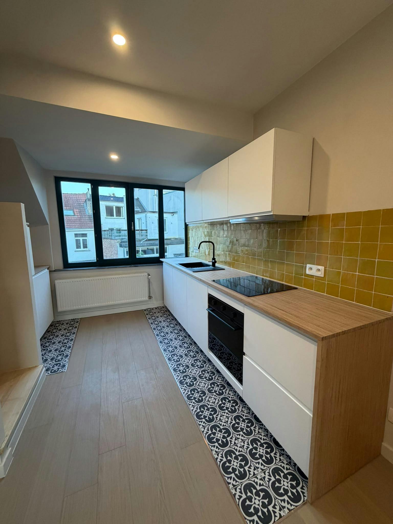 Appartamento in affitto a 2100 € al mese a Ixelles, Rue Dautzenberg