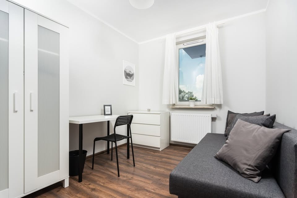 Private room for rent for PLN 1,682 per month in Kraków, Marchołta