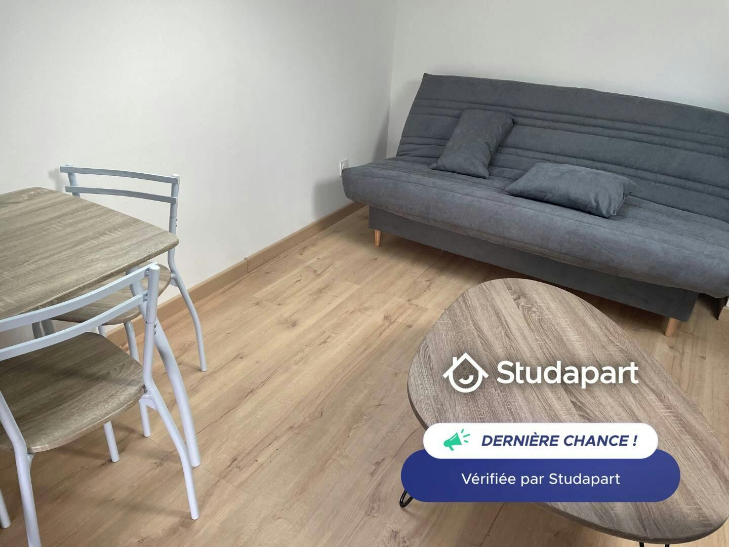 Mieszkanie do wynajęcia za 790 € miesięcznie w mieście Poitiers, Rue de la Tranchée