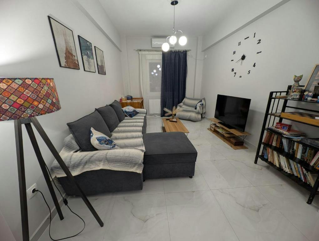Apartamento para alugar por € 1.300 por mês em Goudí, Estias