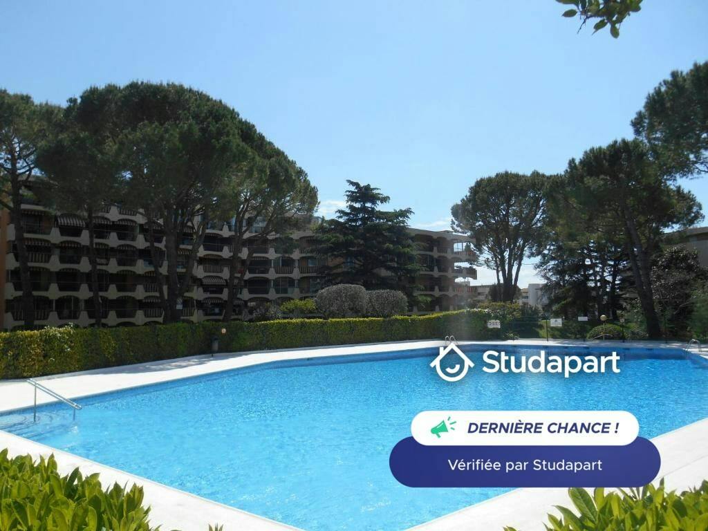 Apartment for rent for €720 per month in Mandelieu-la-Napoule, Avenue Janvier Passero