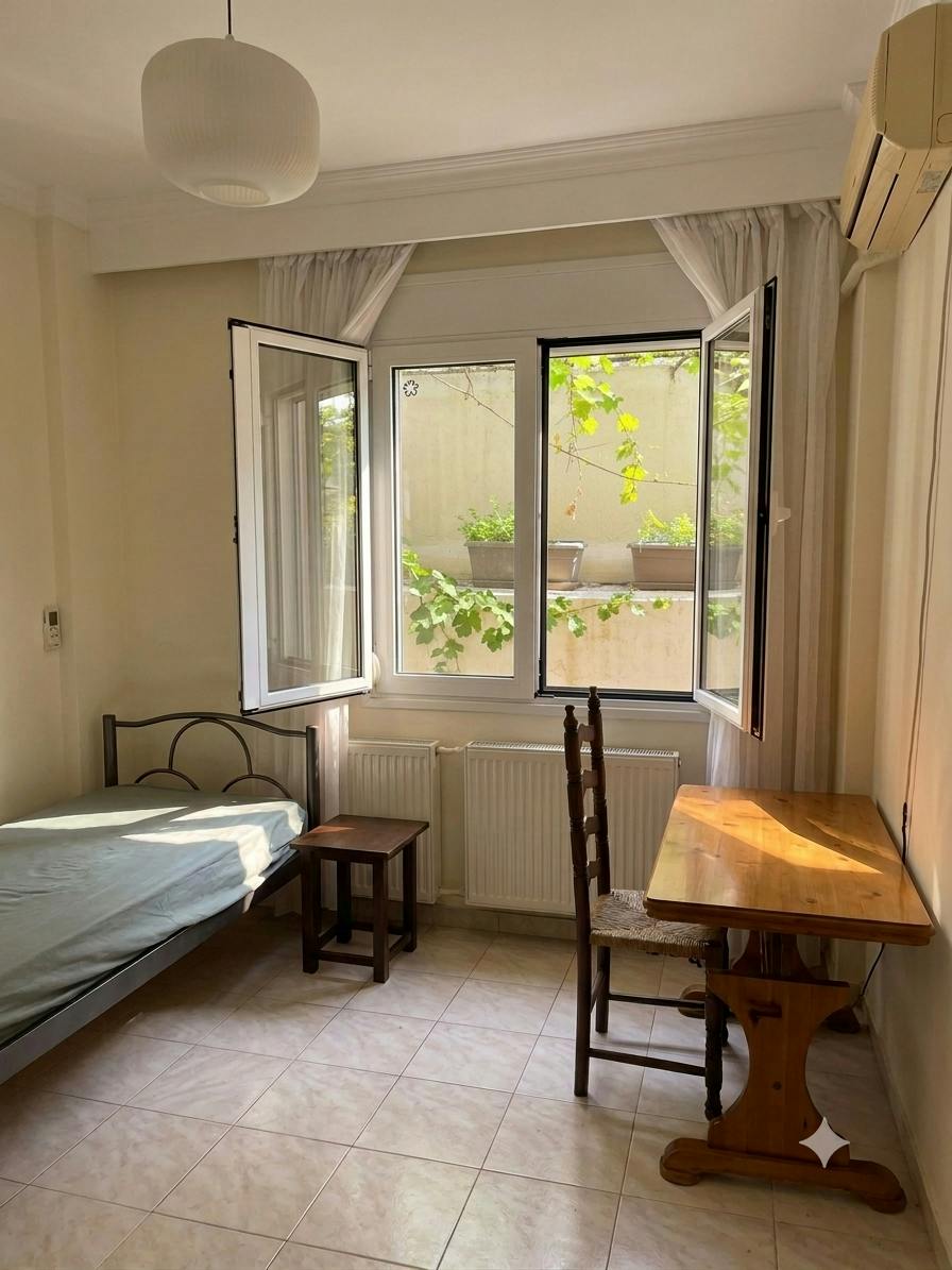 Отдельная комната сдается в аренду за 400 € в месяц в Thessaloníki, Spartis