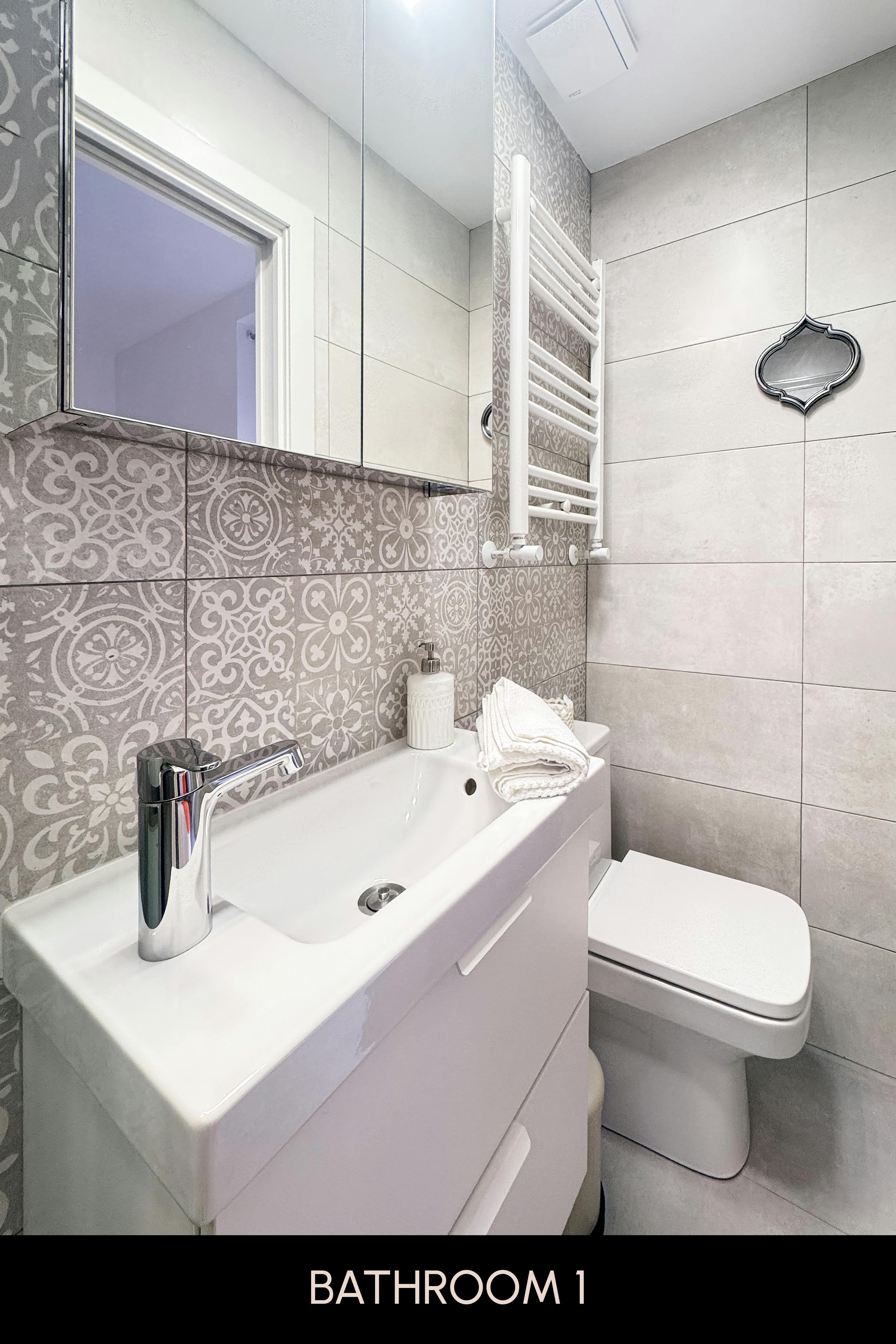 Private room in Calle de la Palma, Madrid (1739658) room image 6