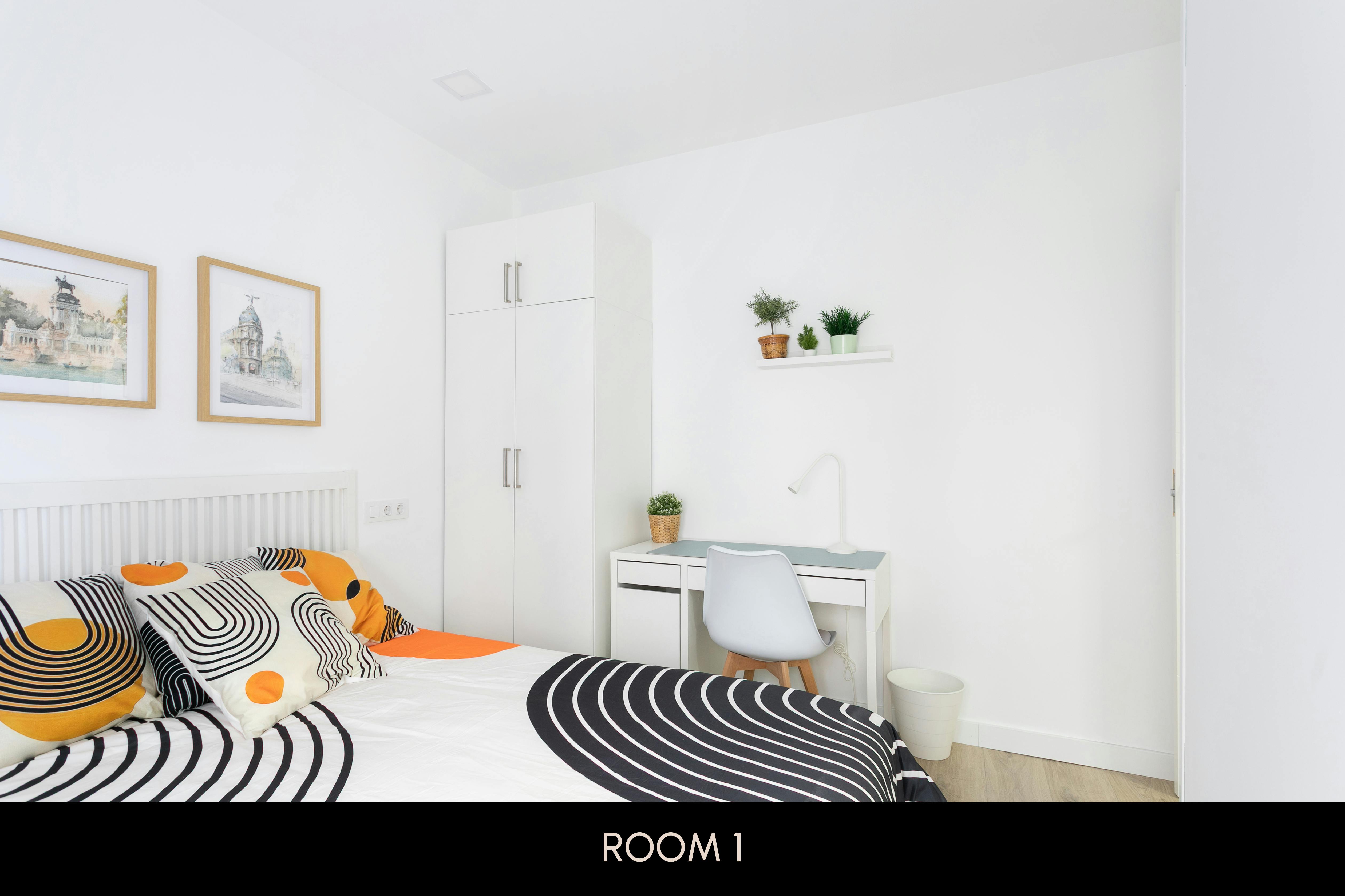 Private room in Calle de la Palma, Madrid (1739658) ROOM 1