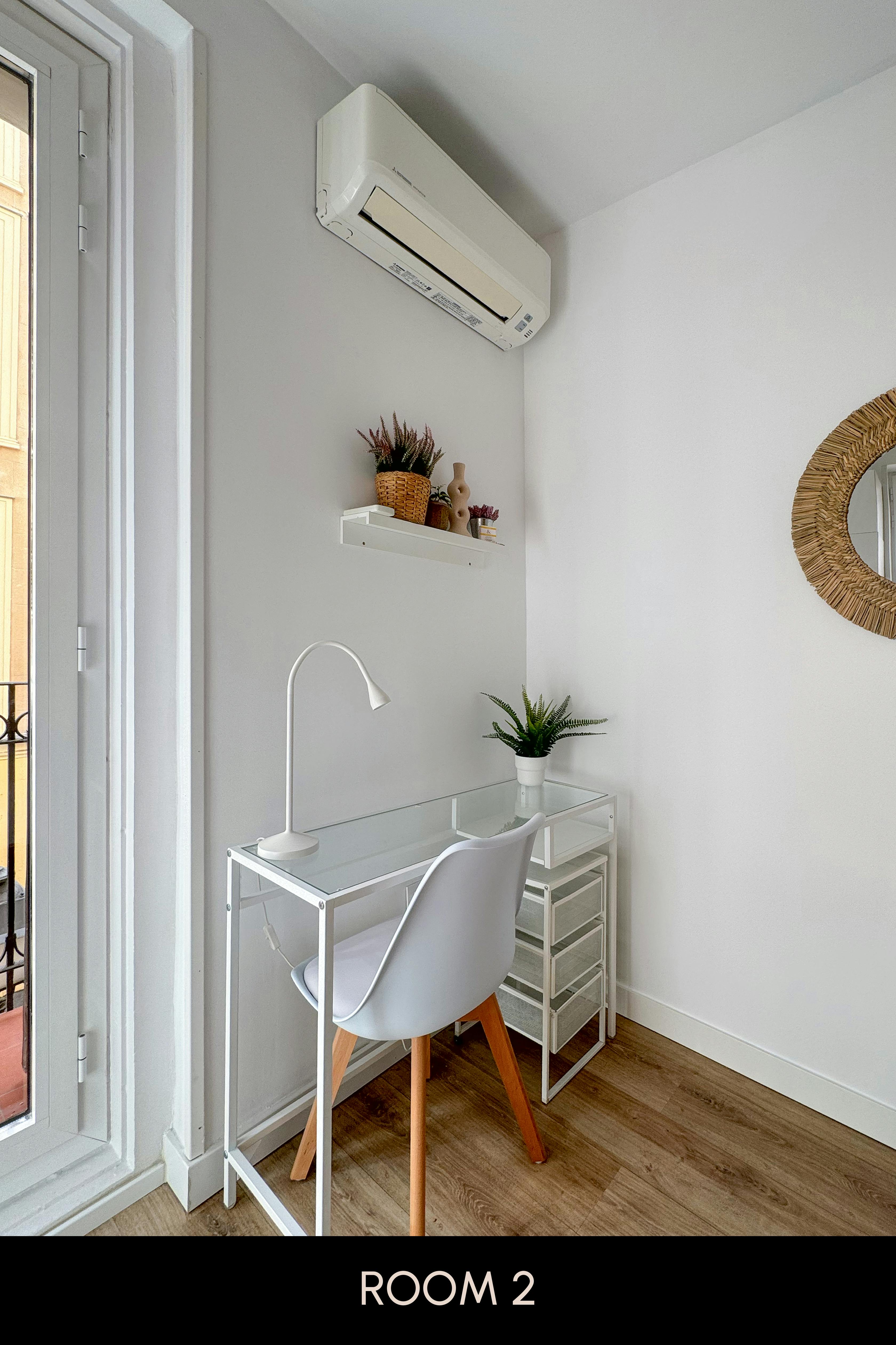 Private room in Calle de la Palma, Madrid (1739662) room image 6