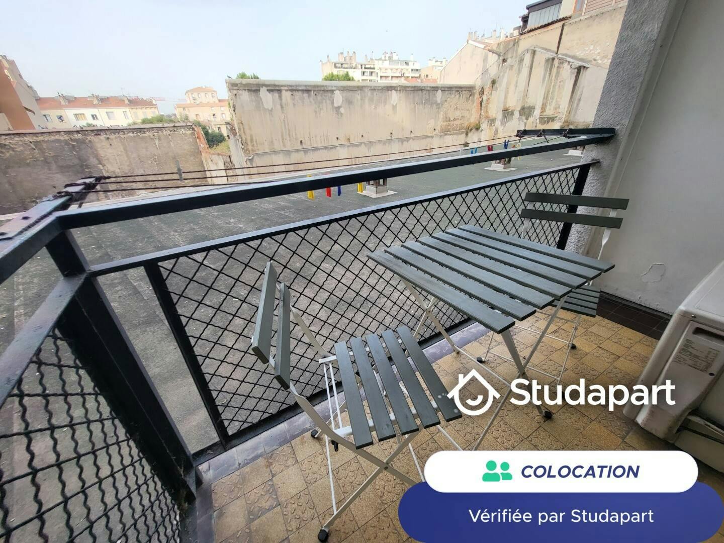 Private room for rent on Rue de Crimée, Marseille - Vue 3