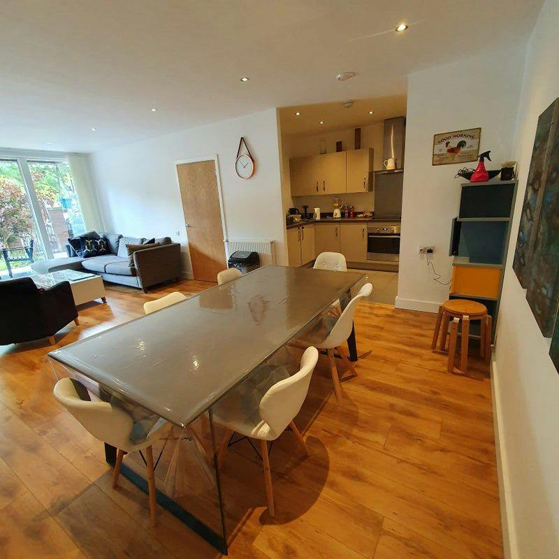 私人房间 正在以 £1,500 的月租出租，其位于 London, Clarissa Street