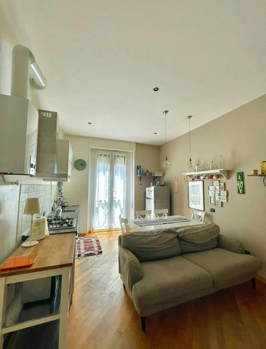 Wohnung zu mieten für 1.100 € pro Monat in Milan, Viale Carlo Espinasse