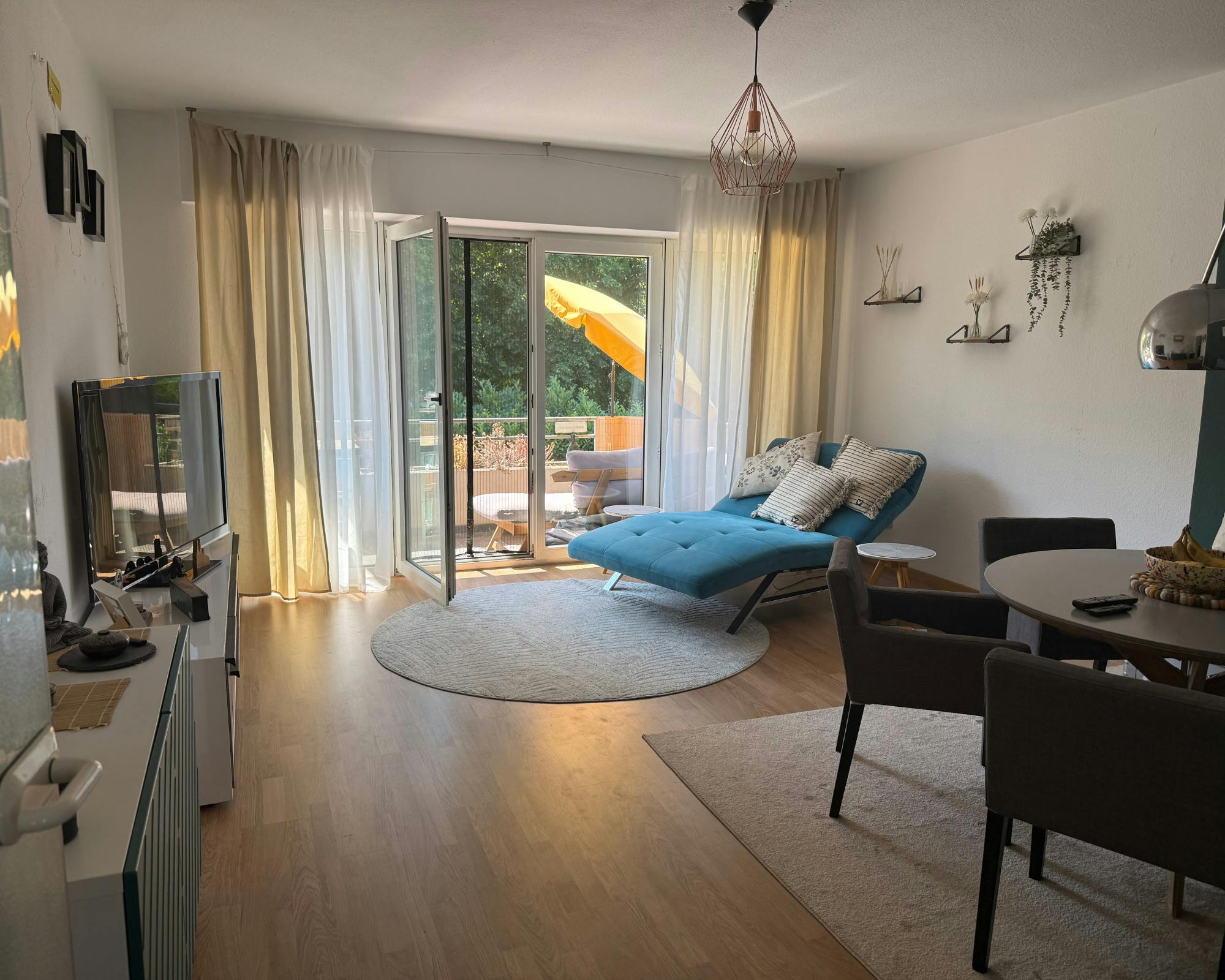 公寓 正在以 €1,890 的月租出租，其位于 Frechen, Theodor-Lövenich-Straße