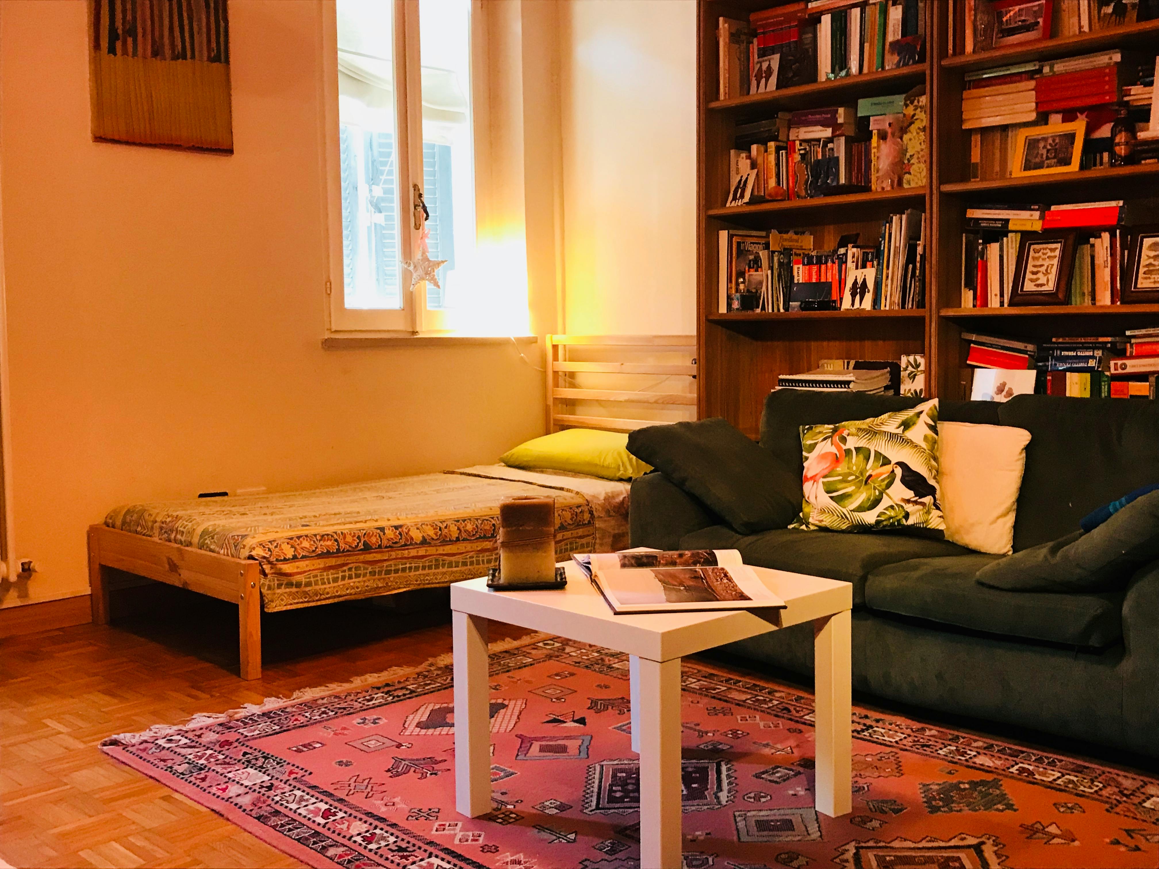 WG-Zimmer zu mieten für 1.200 € pro Monat in Parma, Strada Aurelio Saffi