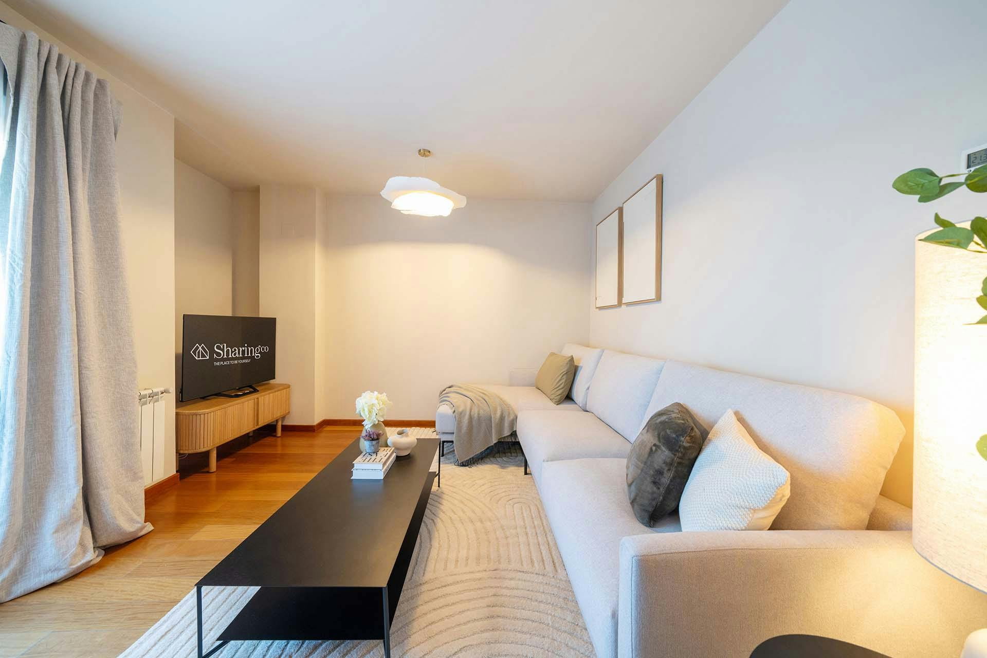 2-Bedroom Apartment in Avenida del Monasterio de El Escorial, Madrid (1740297) COMMON_AREA 1