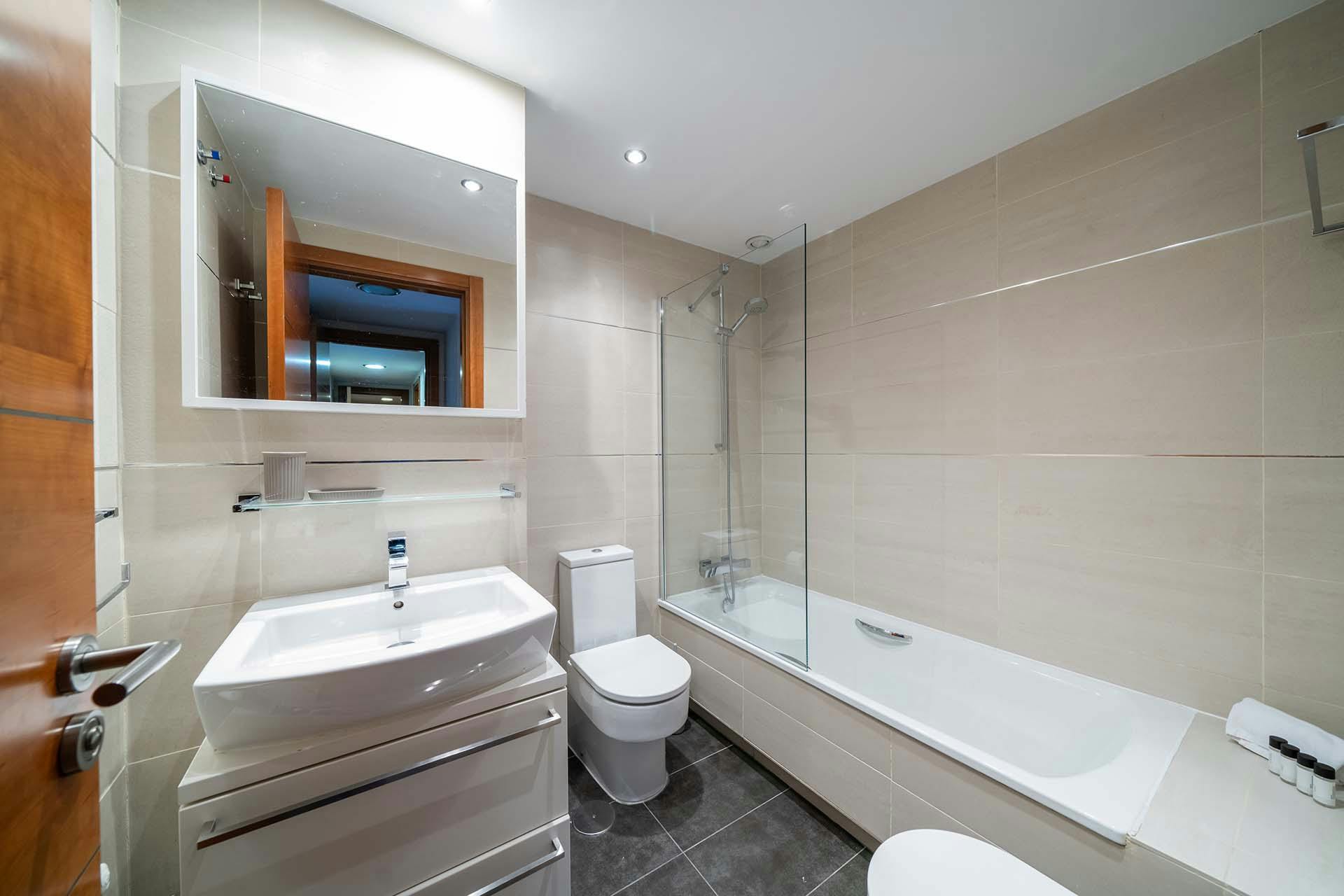 2-Bedroom Apartment in Avenida del Monasterio de El Escorial, Madrid (1740297) room image 8