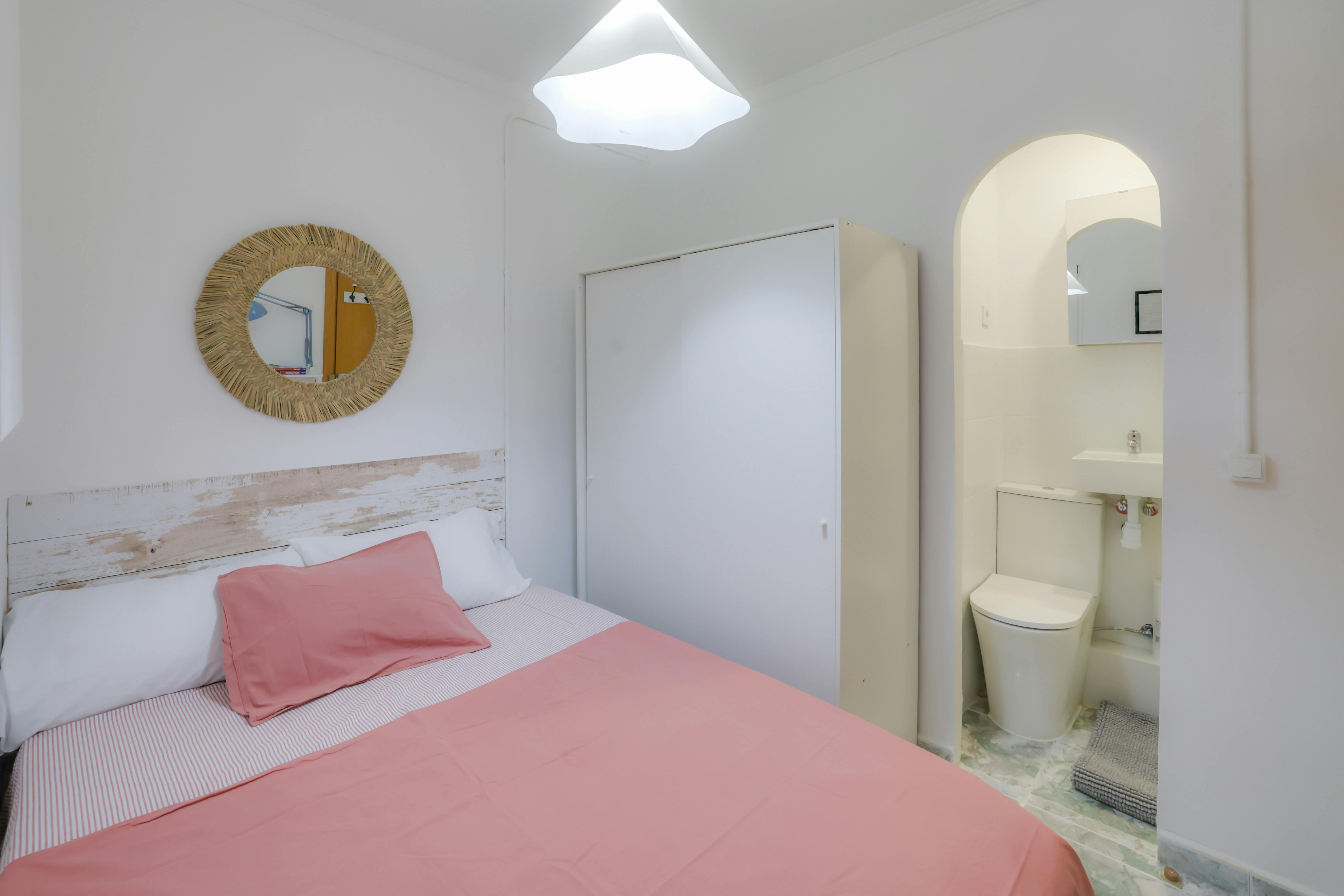 Private room in Carrer de Ferlandina, Barcelona (1740316) room image 1