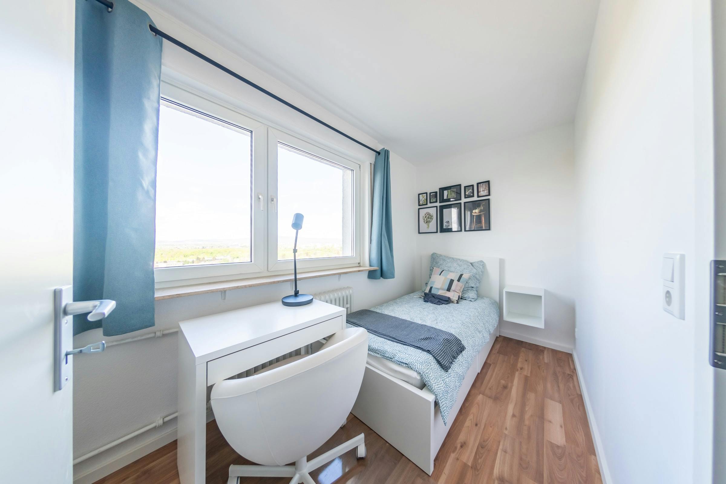 preview gallery tile