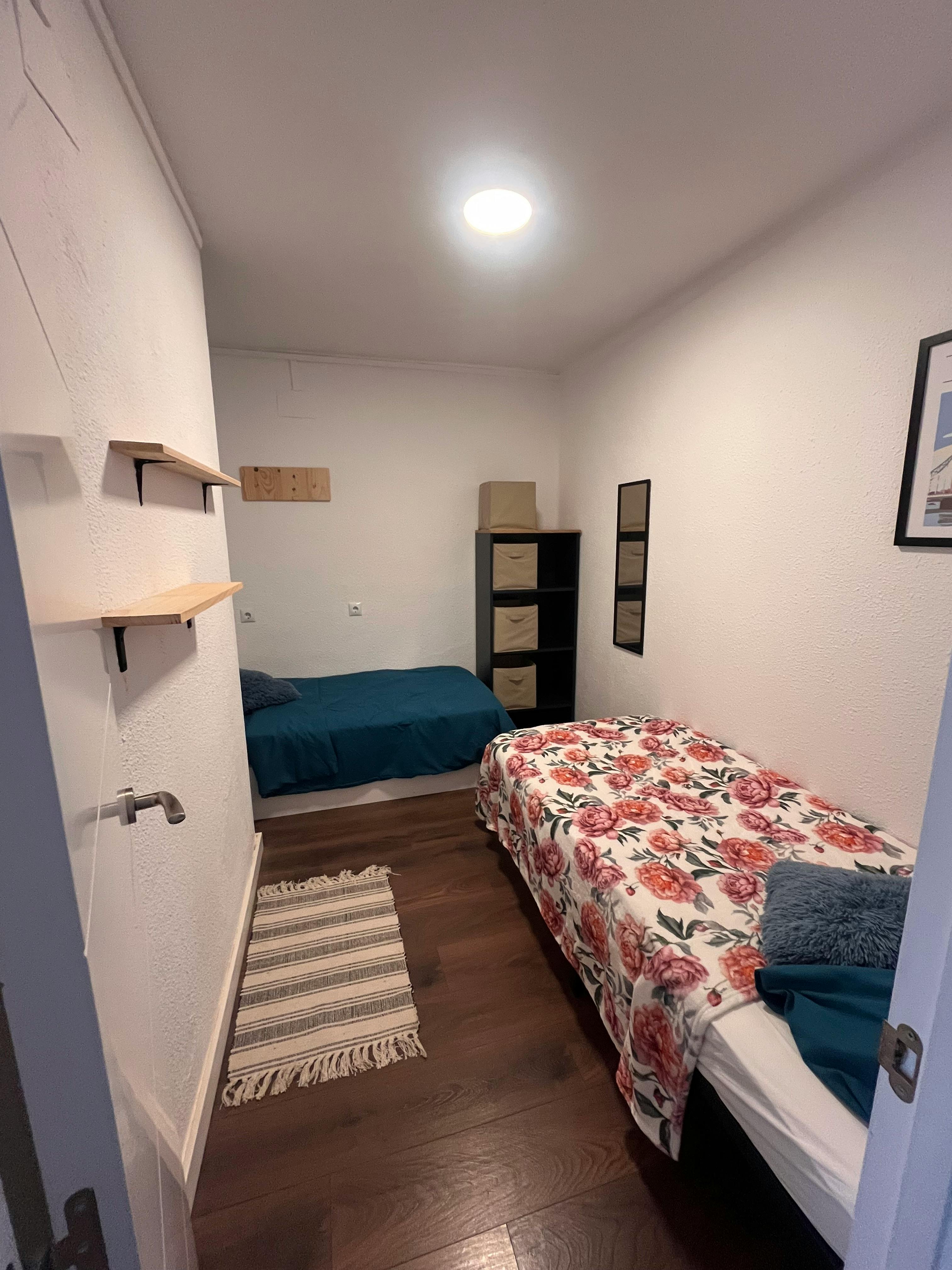 Appartamento in affitto a 400 € al mese a Burjassot, Carrer de Cristóbal Sorní