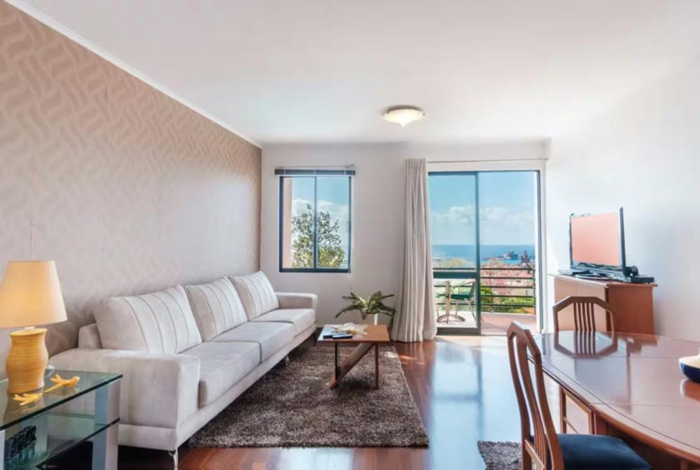 Wohnung zu mieten für 1.495 € pro Monat in Funchal, Rua Silvestre Quintino de Freitas