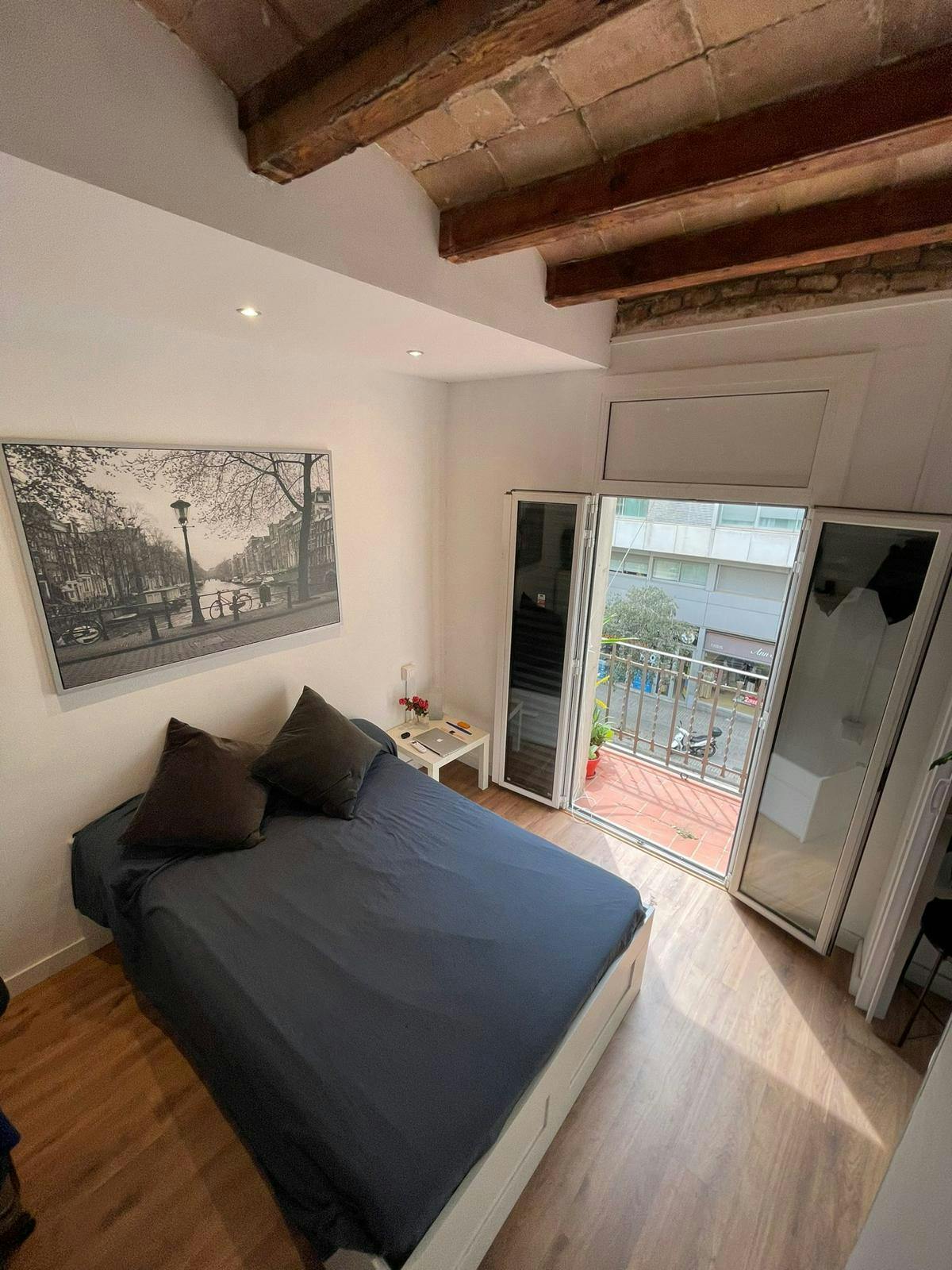 Cameră privată de închiriat pentru 900 EUR pe lună în Barcelona, Carrer de Calàbria