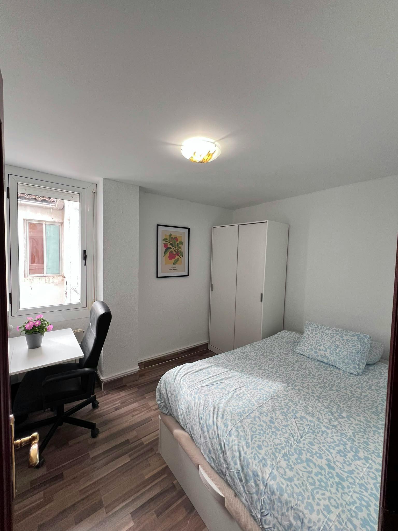 7-Bedroom Apartment in Calle de Tomás Zumalacárregui, Zaragoza (1740521) ROOM 4