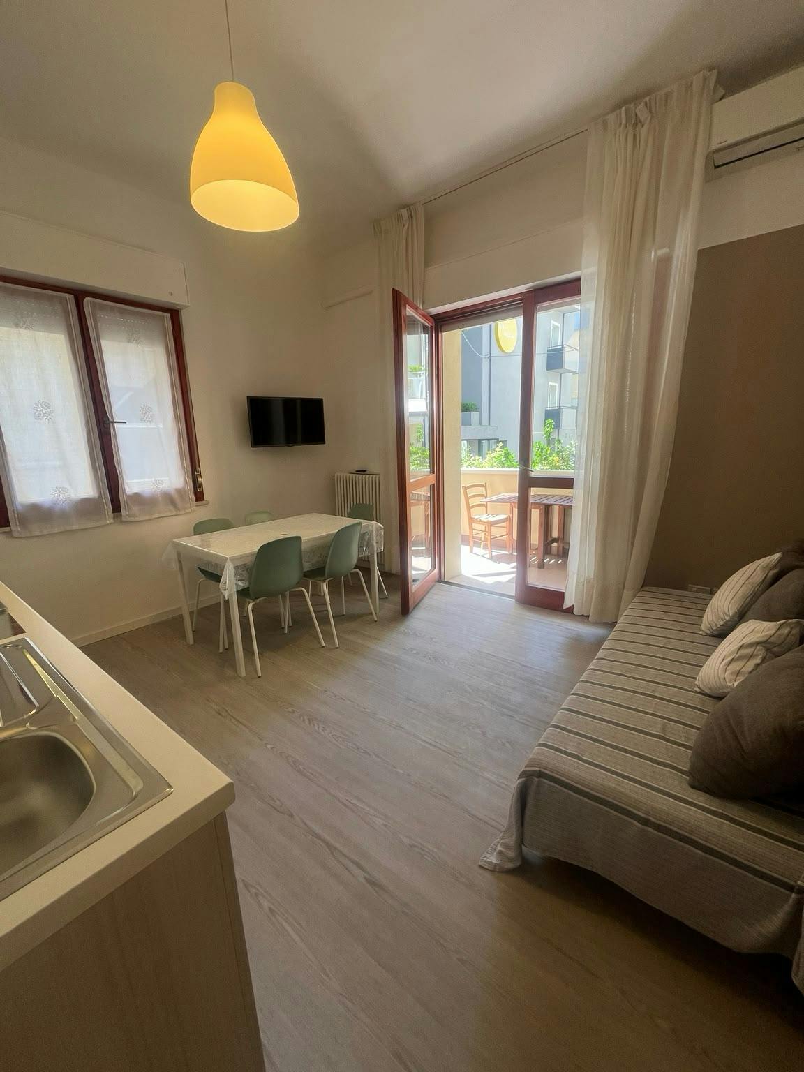 Mieszkanie do wynajęcia za 1110 € miesięcznie w mieście Rimini, Viale Gubbio