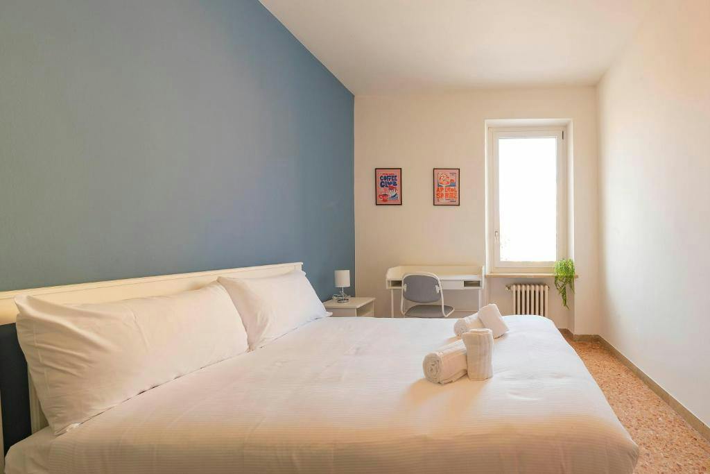 Private room in Via Locatelli, Verona (1740653) ROOM