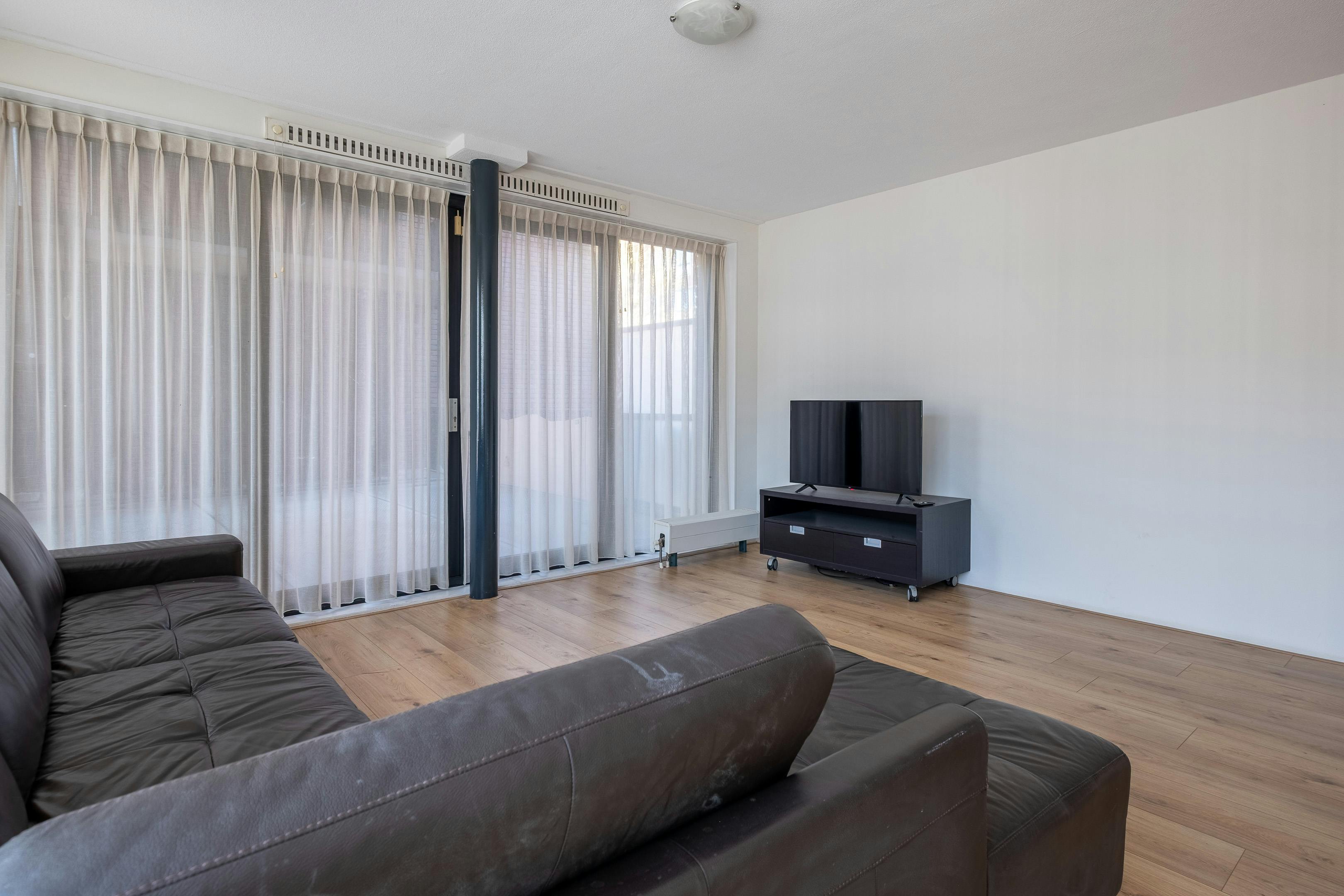 6-Bedroom Apartment in Martin Ennalsplein, Amsterdam (1740747) ROOM 2