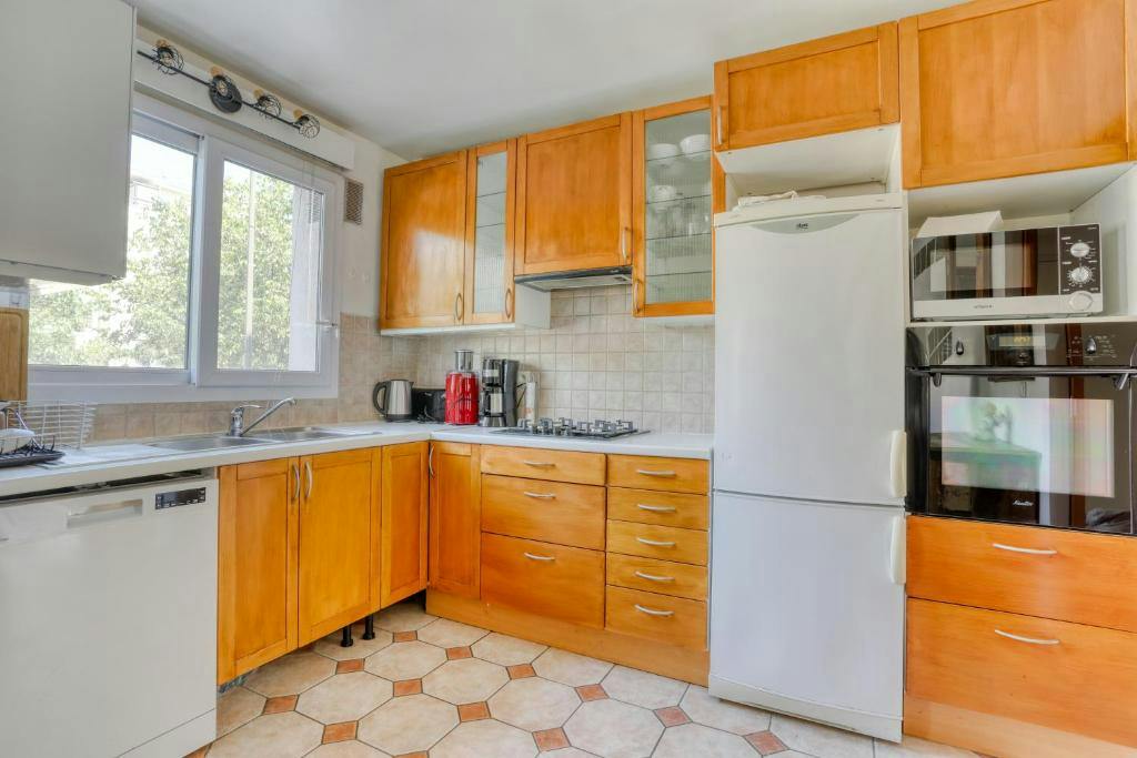 Apartamento para alugar por € 2.600 por mês em Suresnes, Domaine des Hocquettes